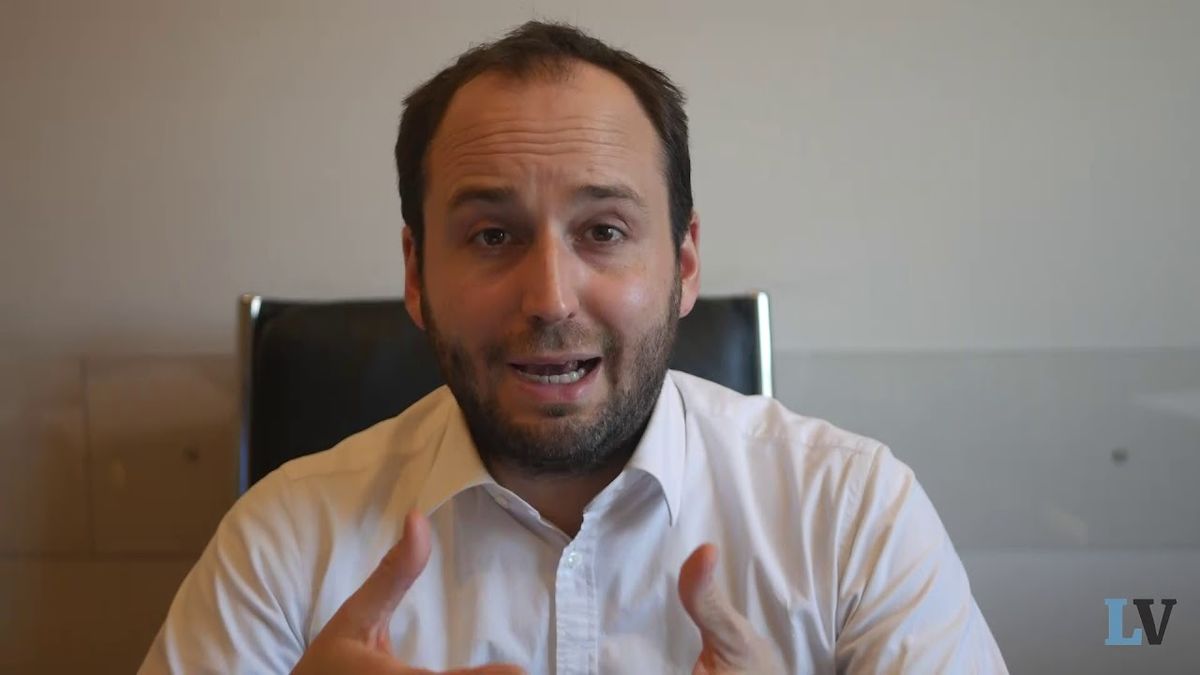 "Inferno" Brexit e stime sul Pil: il doppio, paradossale assist della Ue ai suoi critici