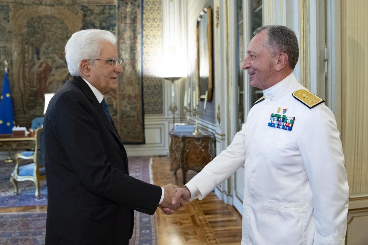 I mandarini delle Forze armate vogliono allungare la vita ai loro capi