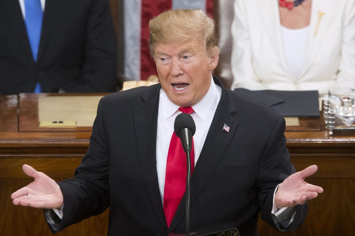 Trump fa l’antipolitico pensando alle elezioni