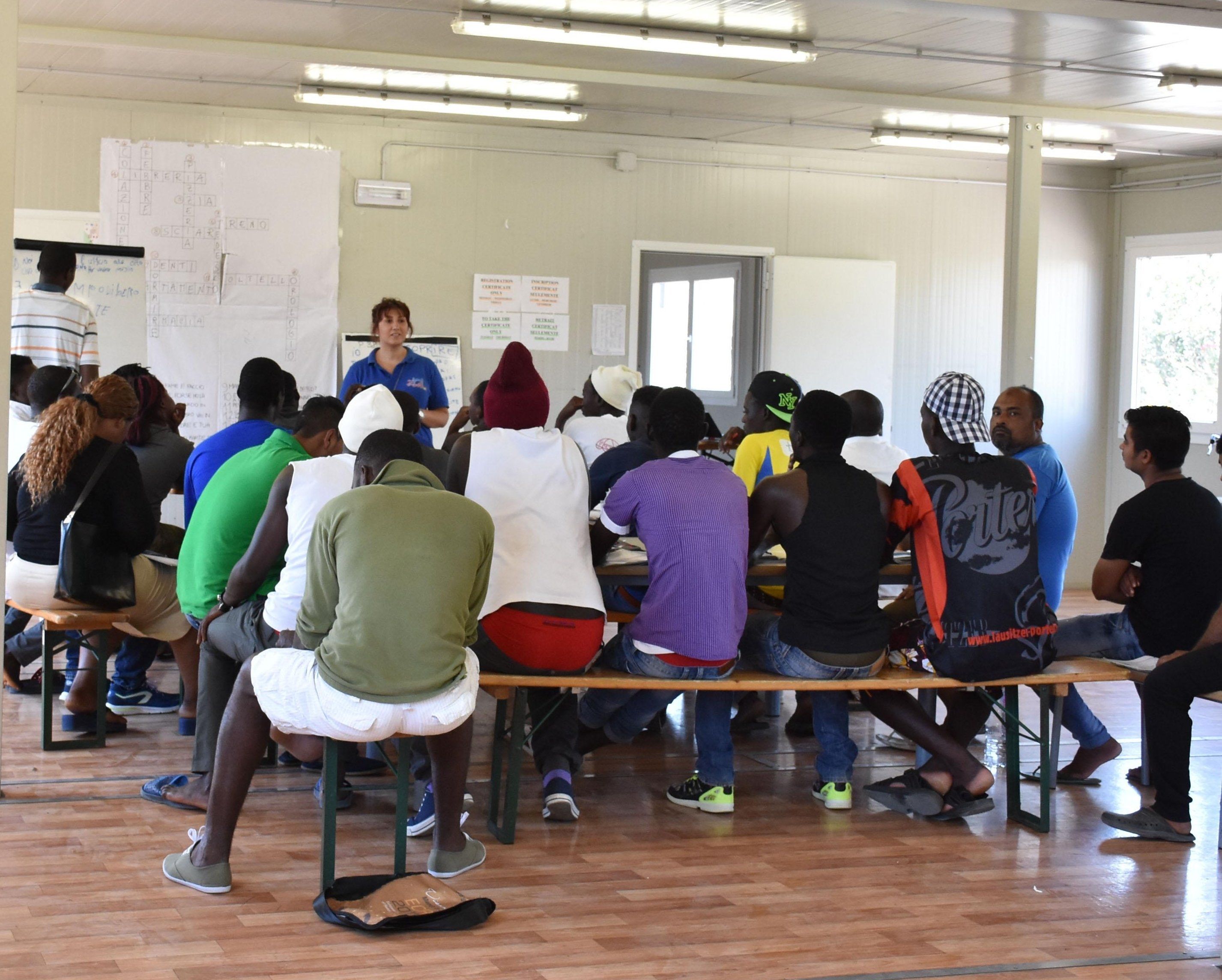 Si svuota il Cara di Mineo, vergogna d’Italia