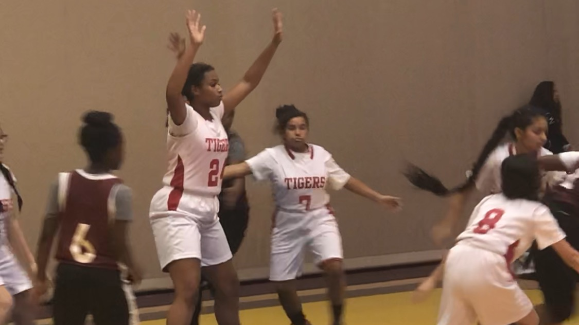 Shhhhh! 8th-Grader could be future of Houston girls' hoops