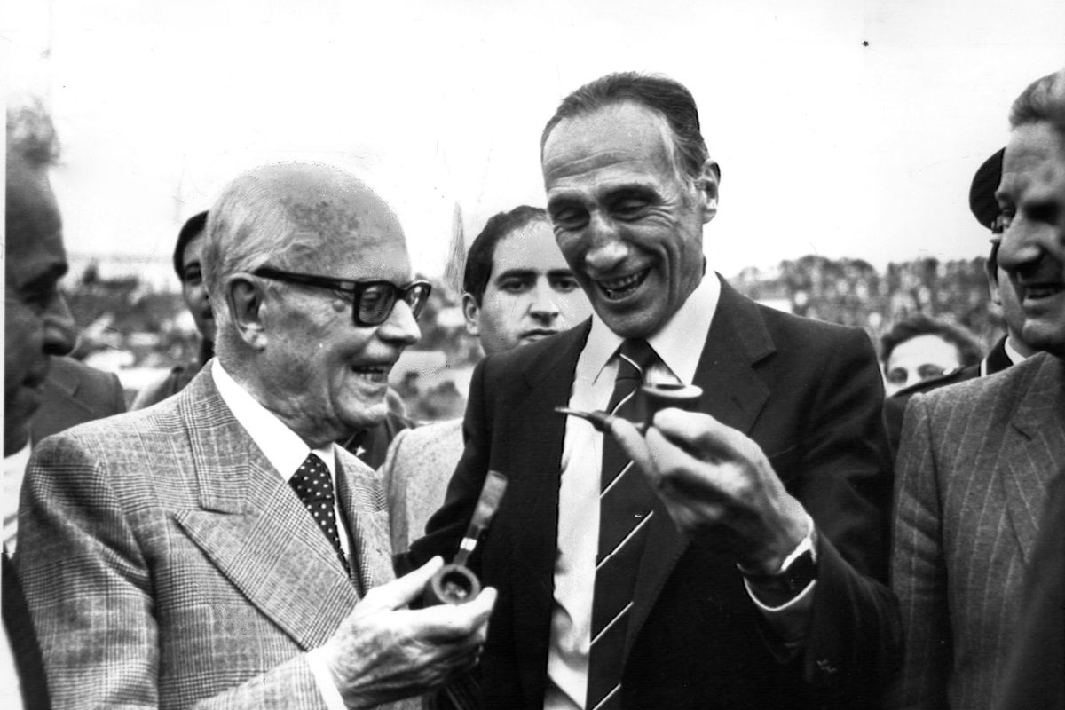 La pipa, una nuvola di tabacco che fa pensare