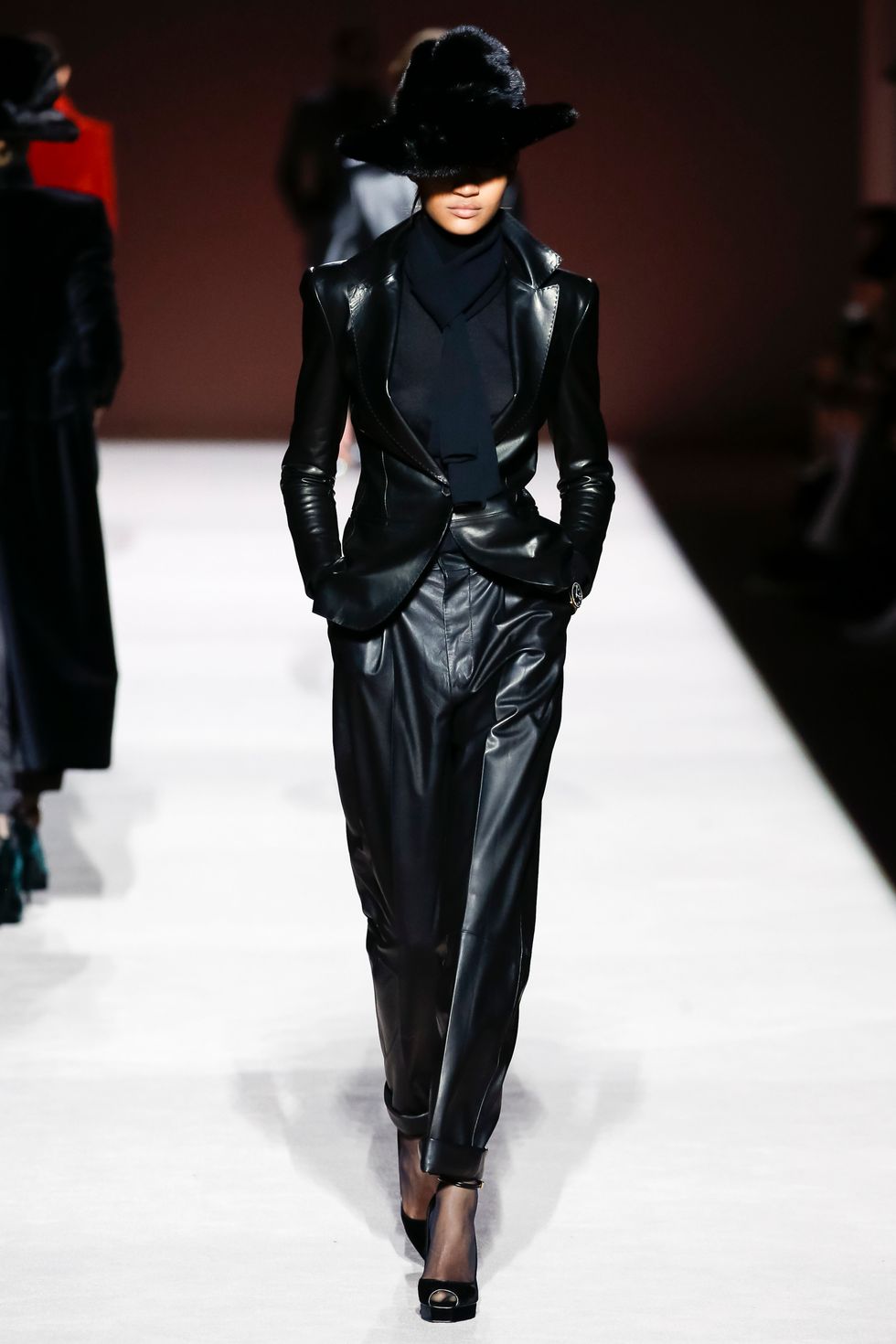 Big hats and simple elegance for Tom Ford at NY Fashion Week – Morning  Journal