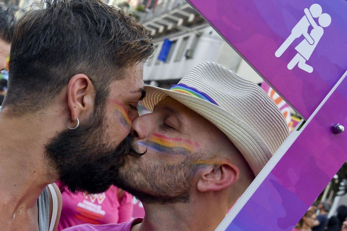 I terroristi hanno diritto di parola. Ma a me vietano di parlare di gay