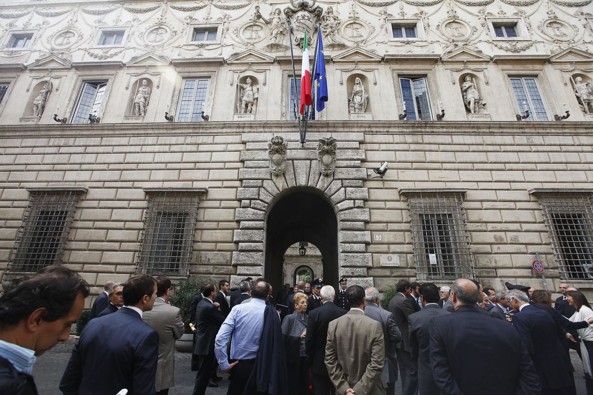 «Corruzione al Consiglio di Stato. Soldi ai giudici e sentenze pilotate»