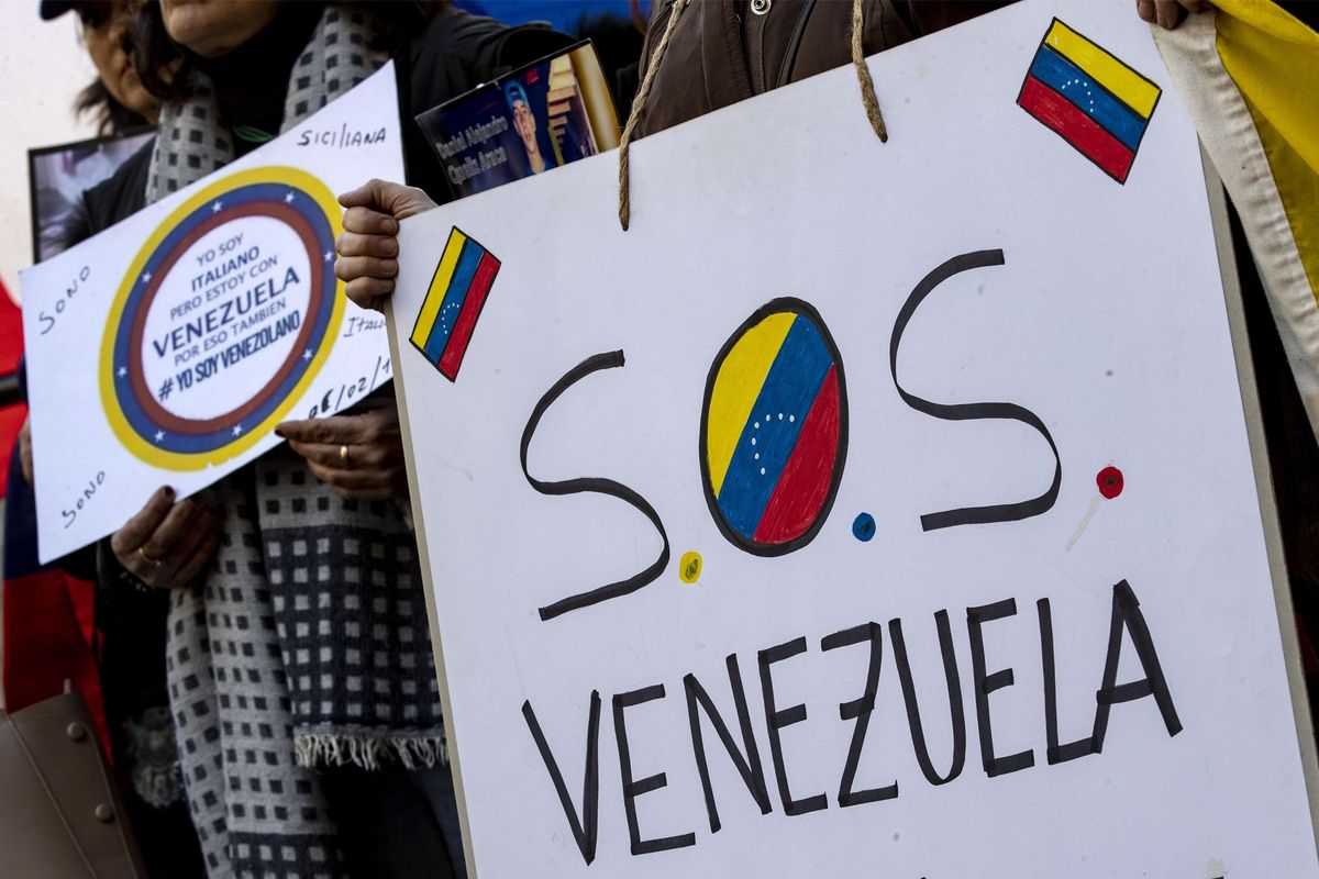 «Il regime di Maduro blocca l’arrivo di cibo e medicinali»