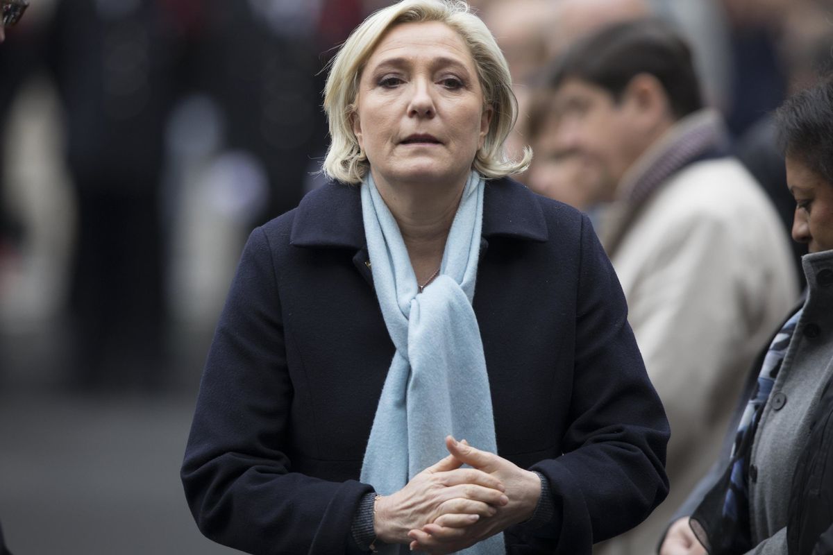 I giudici mandano la Le Pen dallo psichiatra