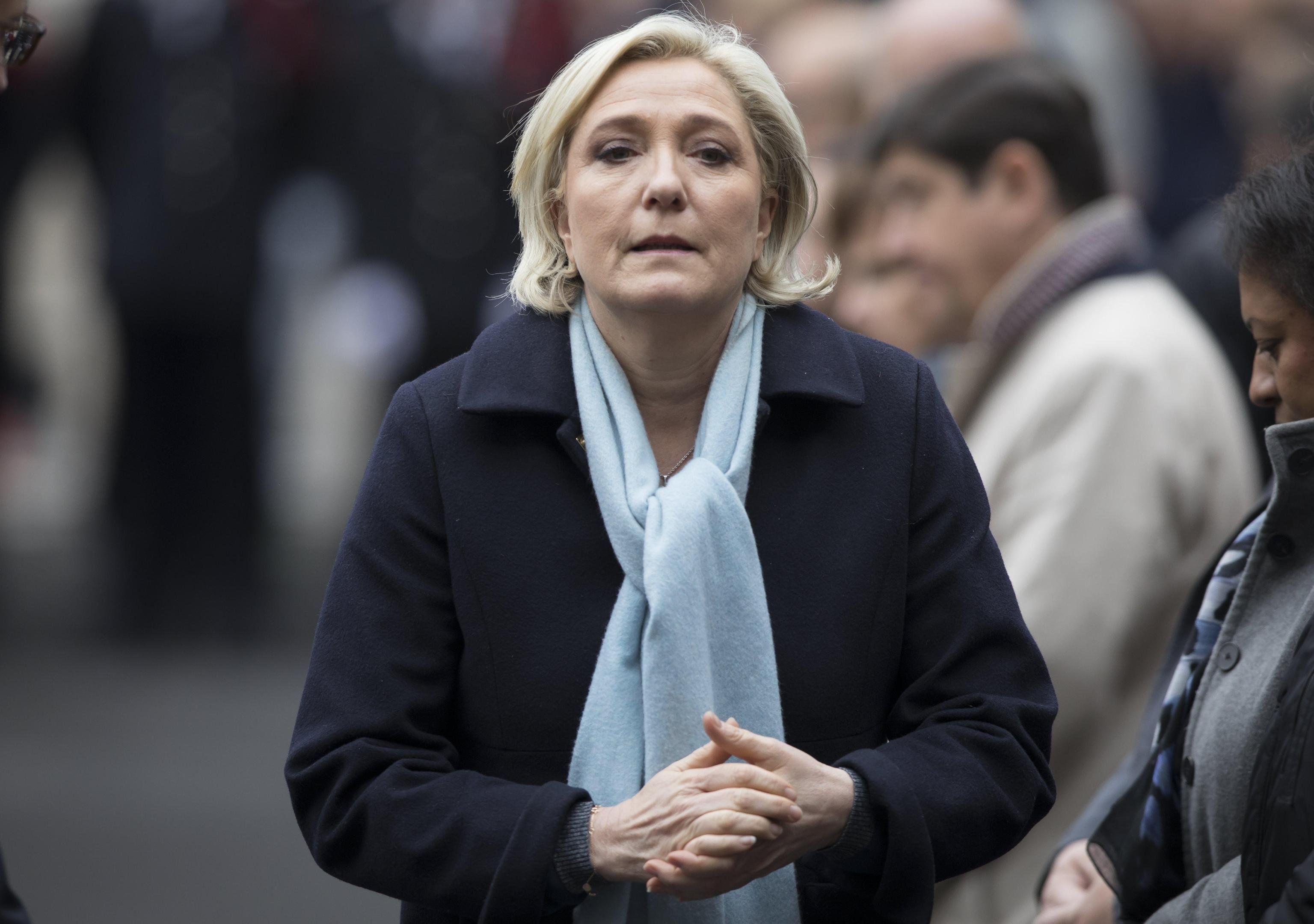 I giudici mandano la Le Pen dallo psichiatra