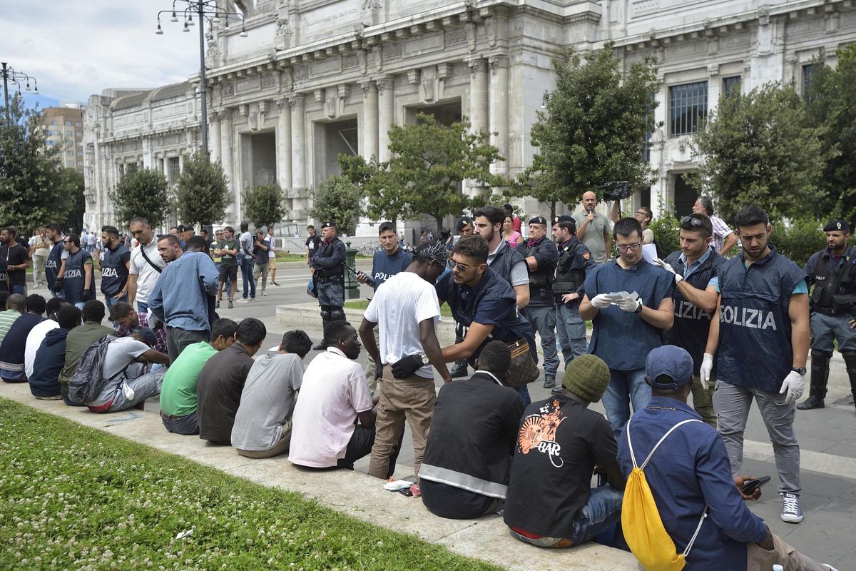 Ma come si vive bene nella nuova Milano tra rapine, immigrati e aria inquinata