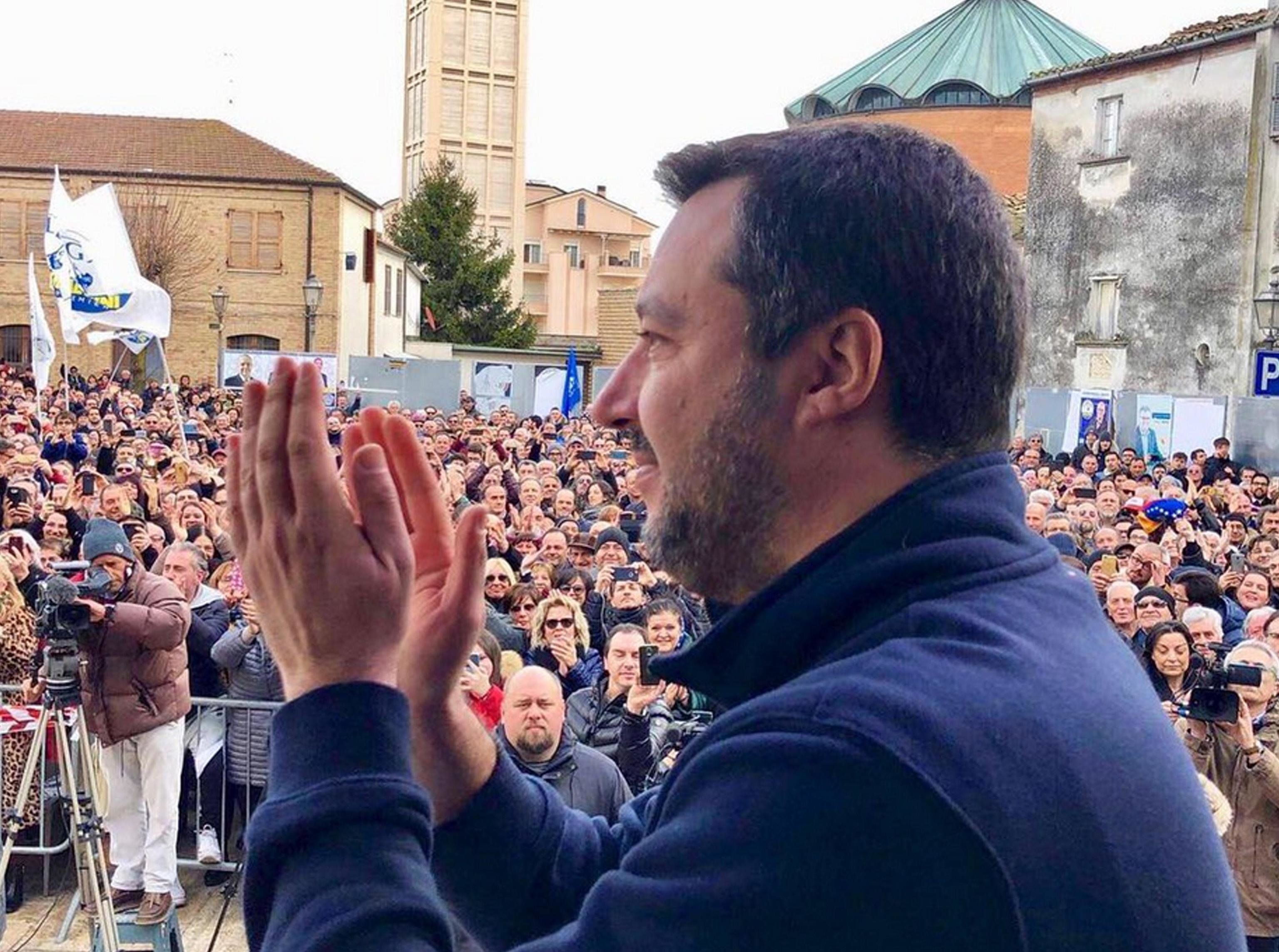 «L’accoglienza resta, il business no»: Salvini spiega il decreto sicurezza