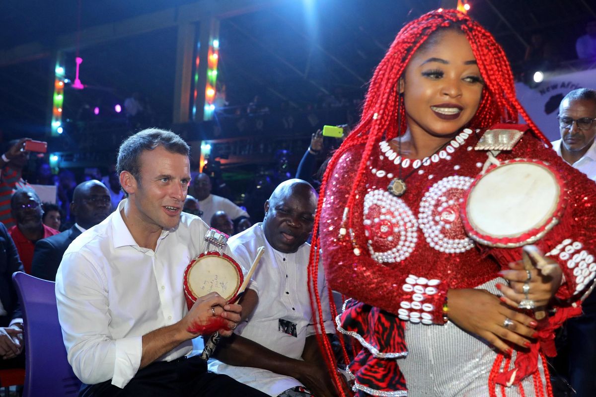 Riempiamo di soldi gli Stati africani. Ma loro ci attaccano sobillati da Macron