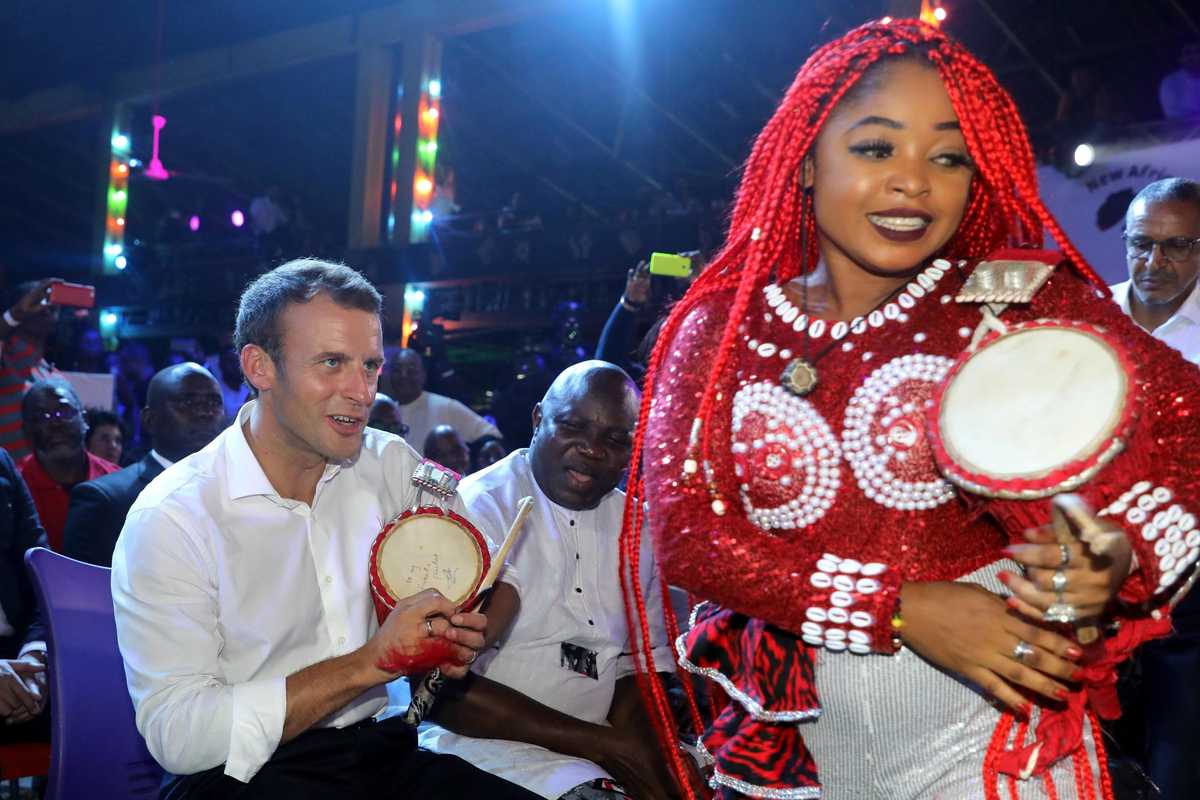 Riempiamo di soldi gli Stati africani. Ma loro ci attaccano sobillati da Macron