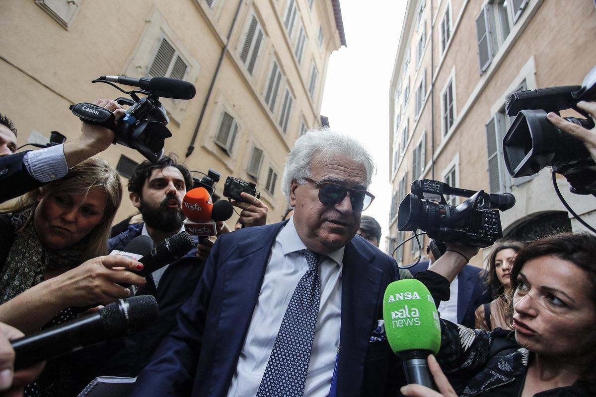 Abitazioni gratis in cambio di favori: Verdini indagato per la sede di Ala