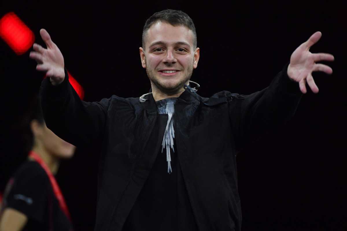 Il rapper è sovranista, la sinistra impazzisce