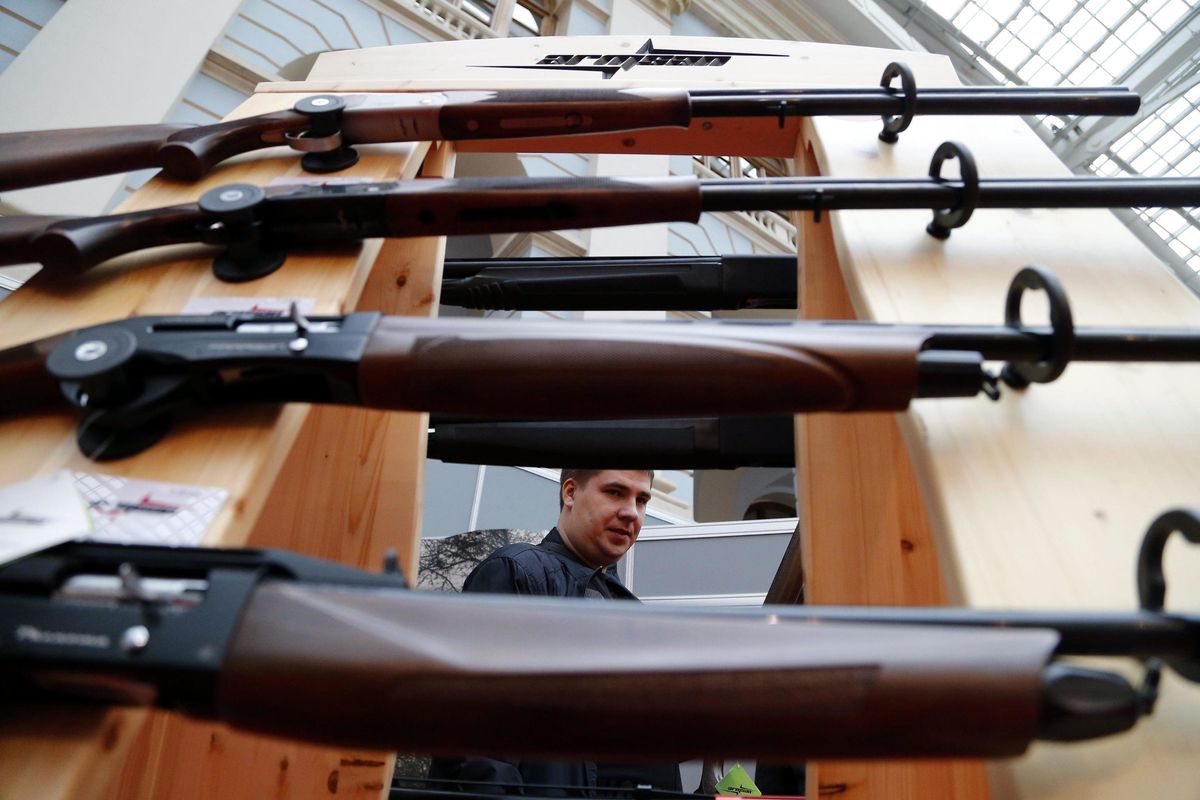 Ma quale Kalashnikov al Carrefour: la grande bufala del Far West Italia