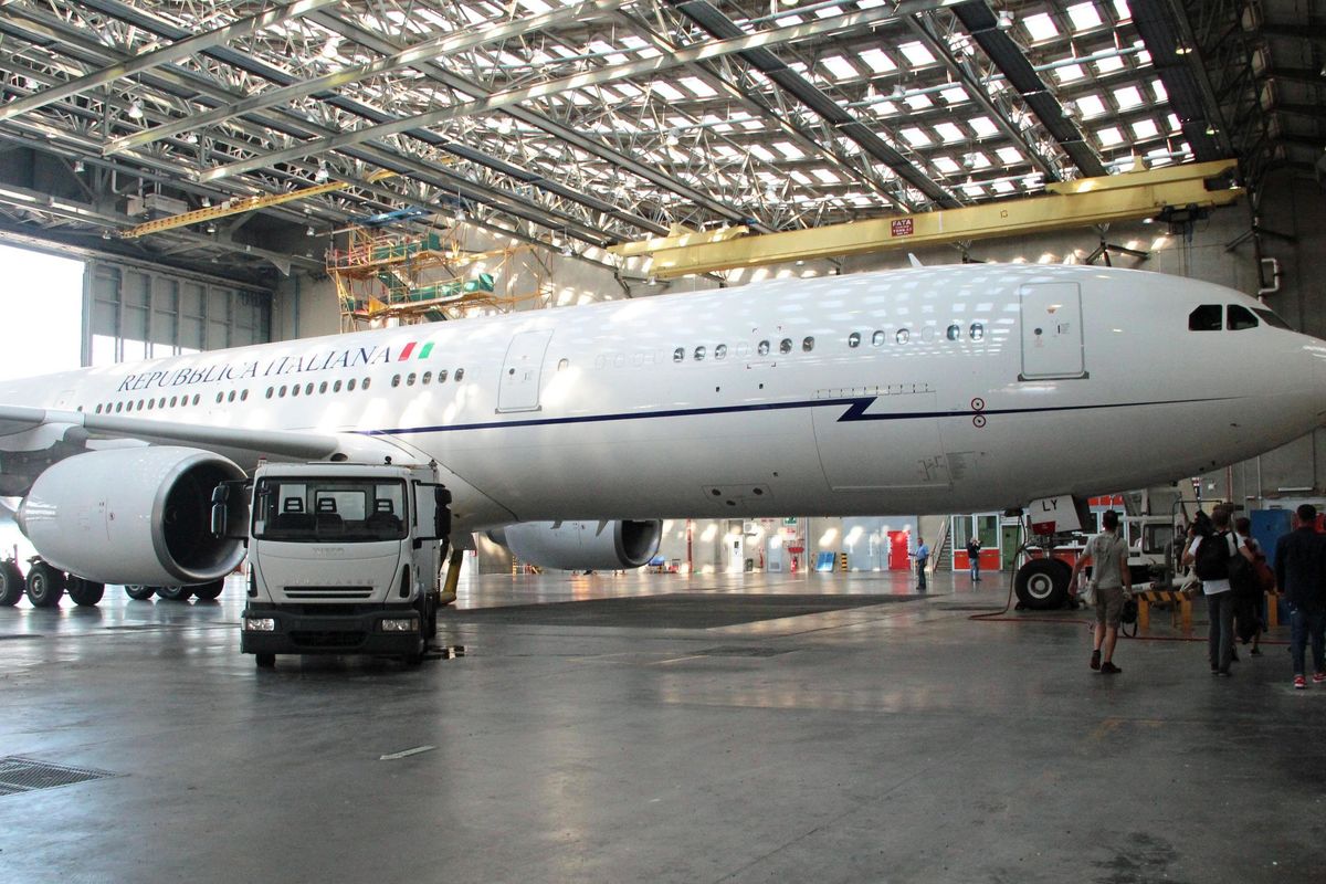 L’esperto del Mit condannato rivela: «Indagine penale sul super aeroplano di Renzi»