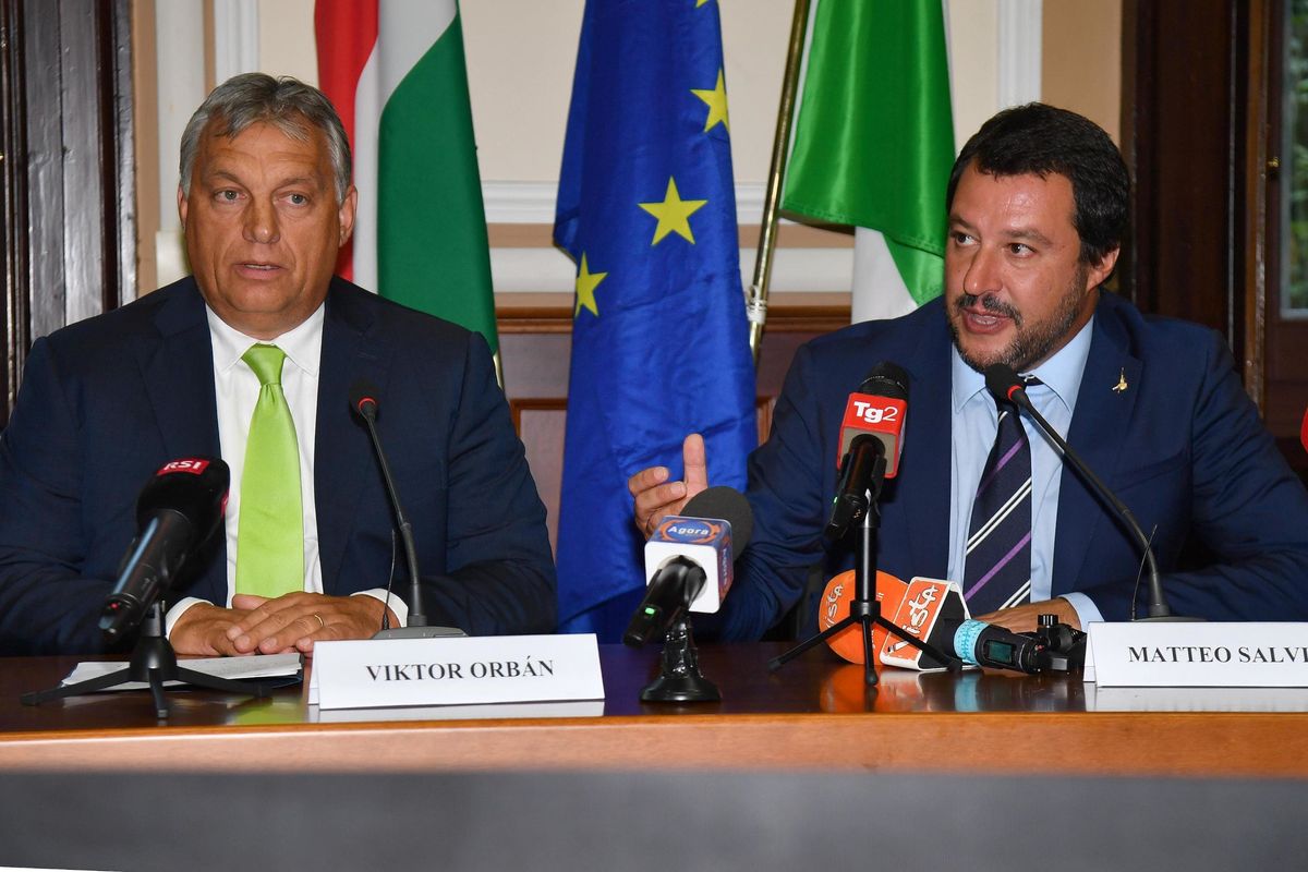Il vice Juncker sbrocca con Salvini sui migranti. Ma intanto la linea dura paga: Italia terza rotta