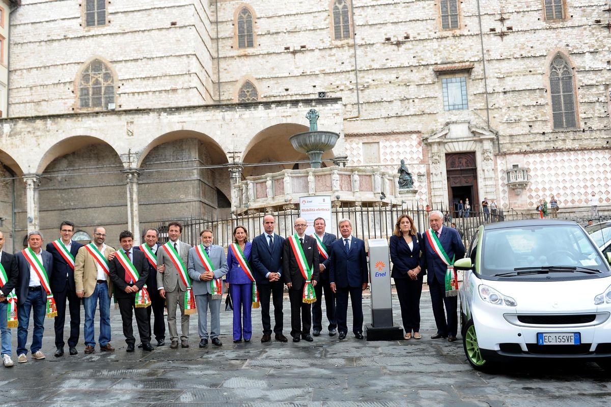 Non siamo contrari all’auto elettrica ma abbandonare il petrolio fa danni