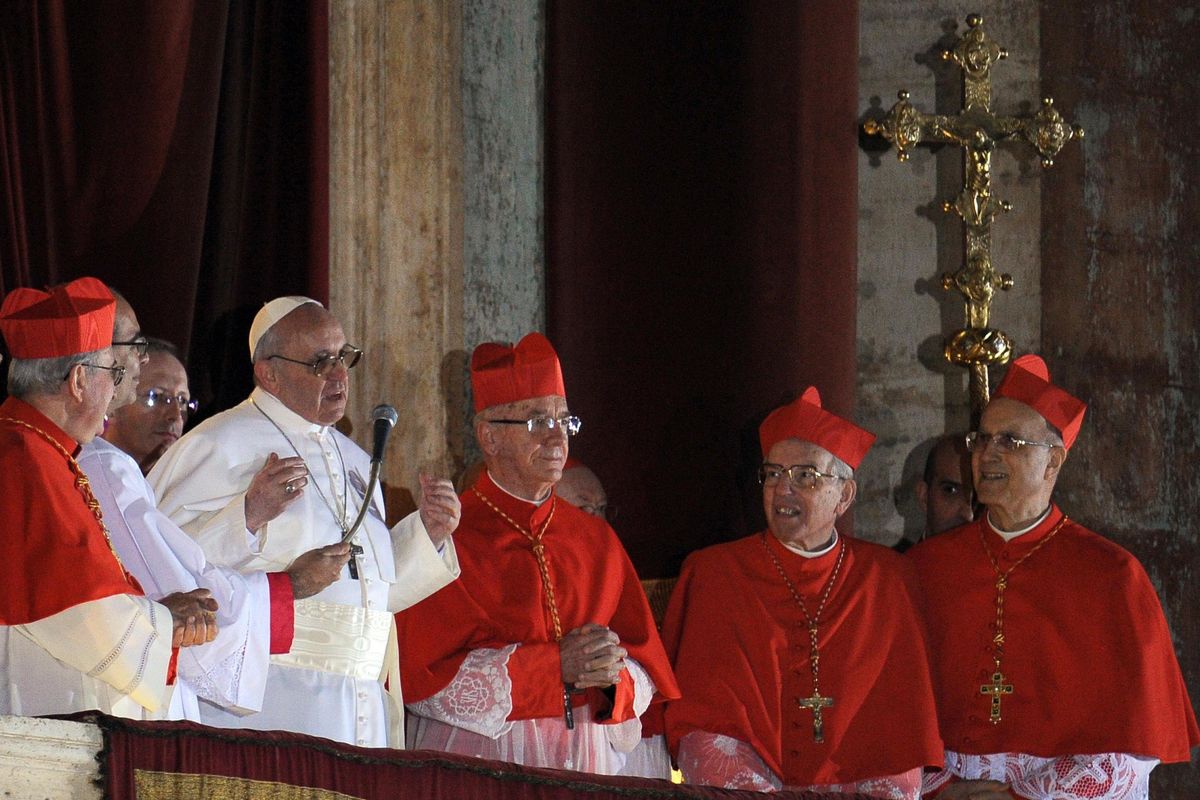 Il manifesto della fede del cardinale Müller per bacchettare il Papa