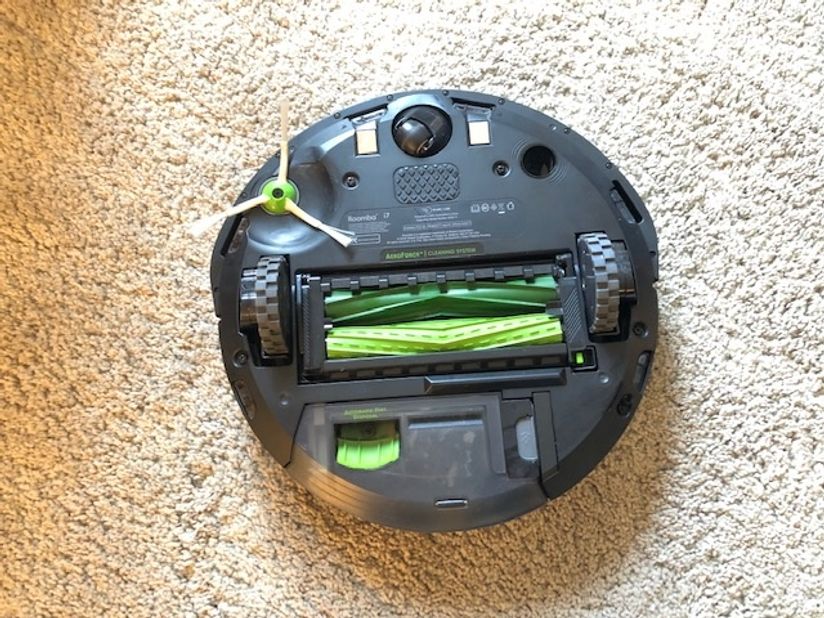 iRobot Roomba i7+ Hands On Review: This vacuum cleans itself - Gearbrain