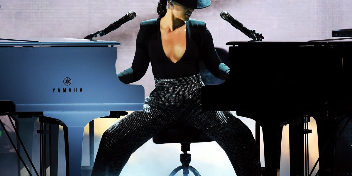 Alicia Keys Is the Hostess with the Mostest