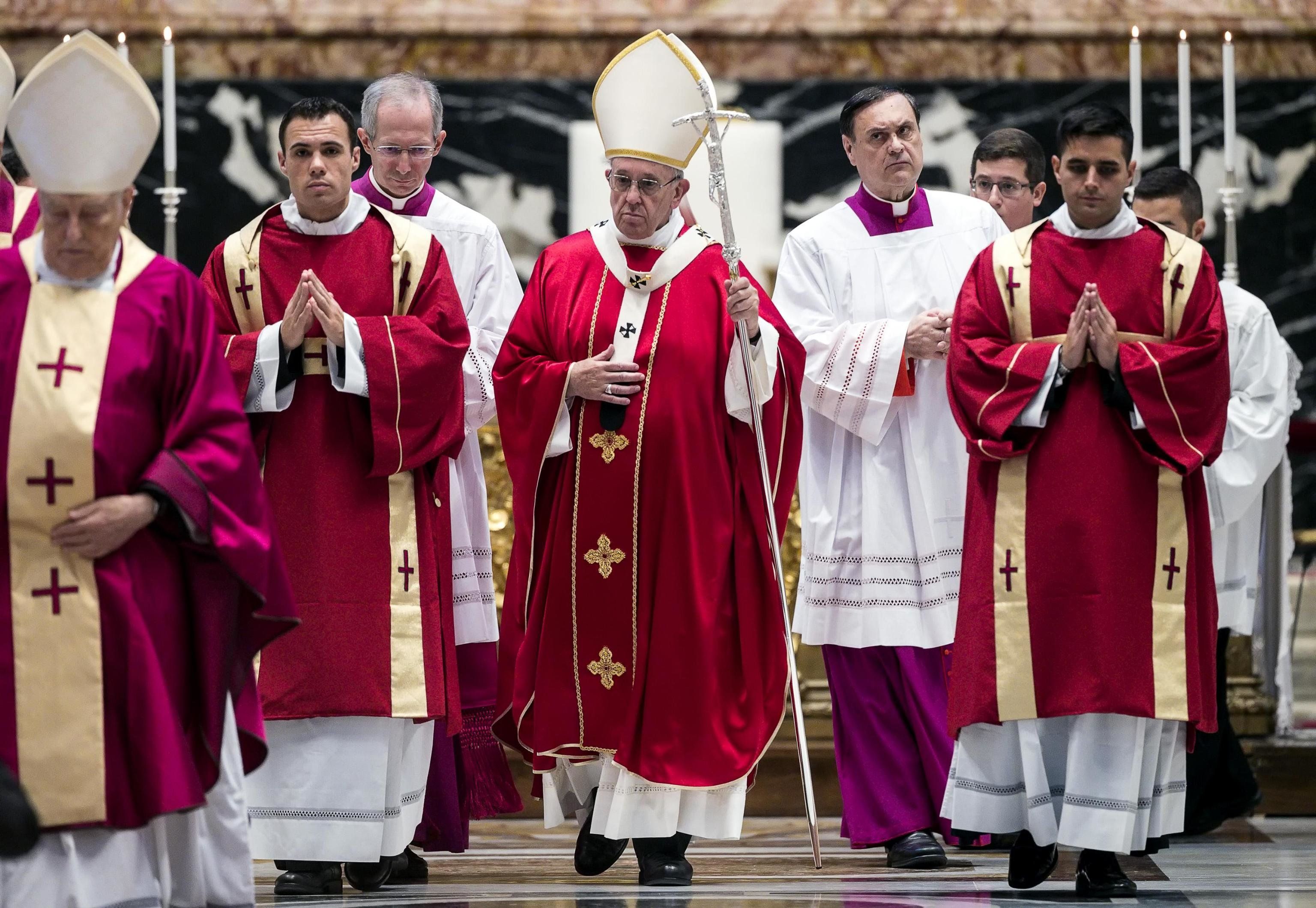 Guai a fermarsi alla pedofilia, va affrontata la lobby gay