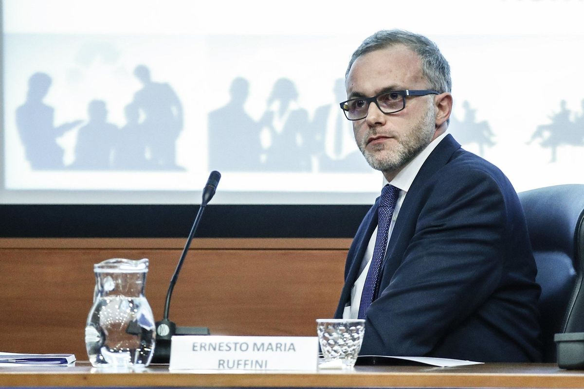 Fra poco partirà la fatturazione elettronica e le Entrate si sono scordate degli anziani senza mail