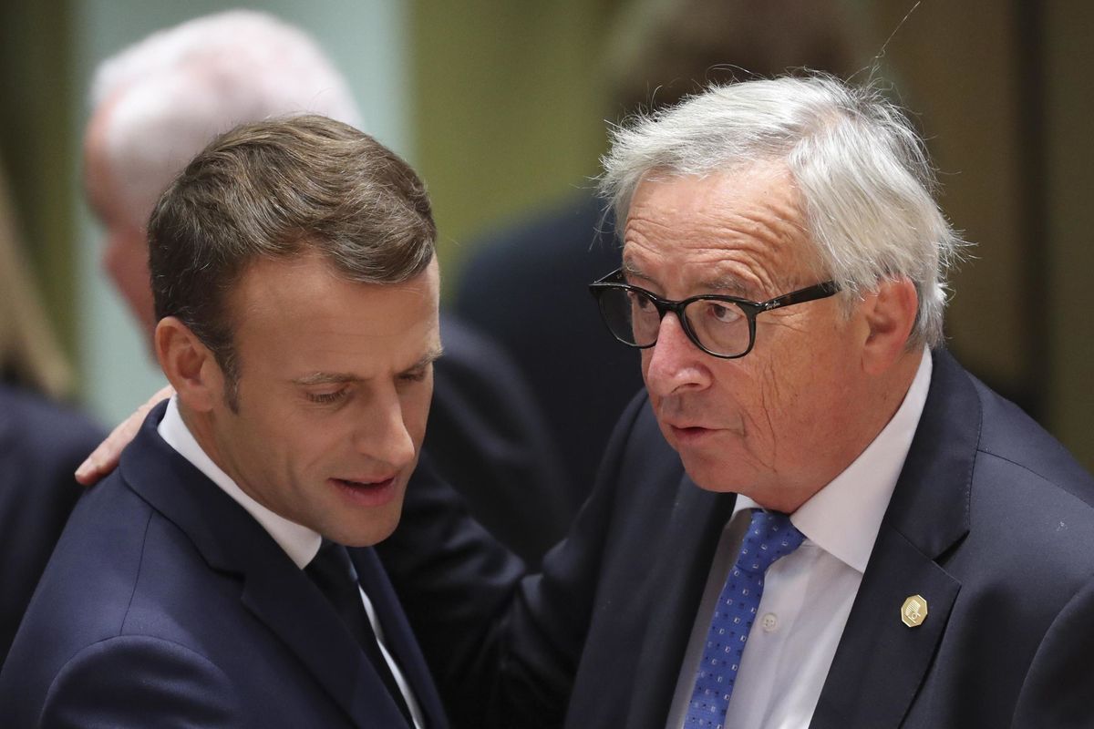 Parigi se ne frega dei limiti sul deficit. Tanto a Bruxelles bastonano solo noi