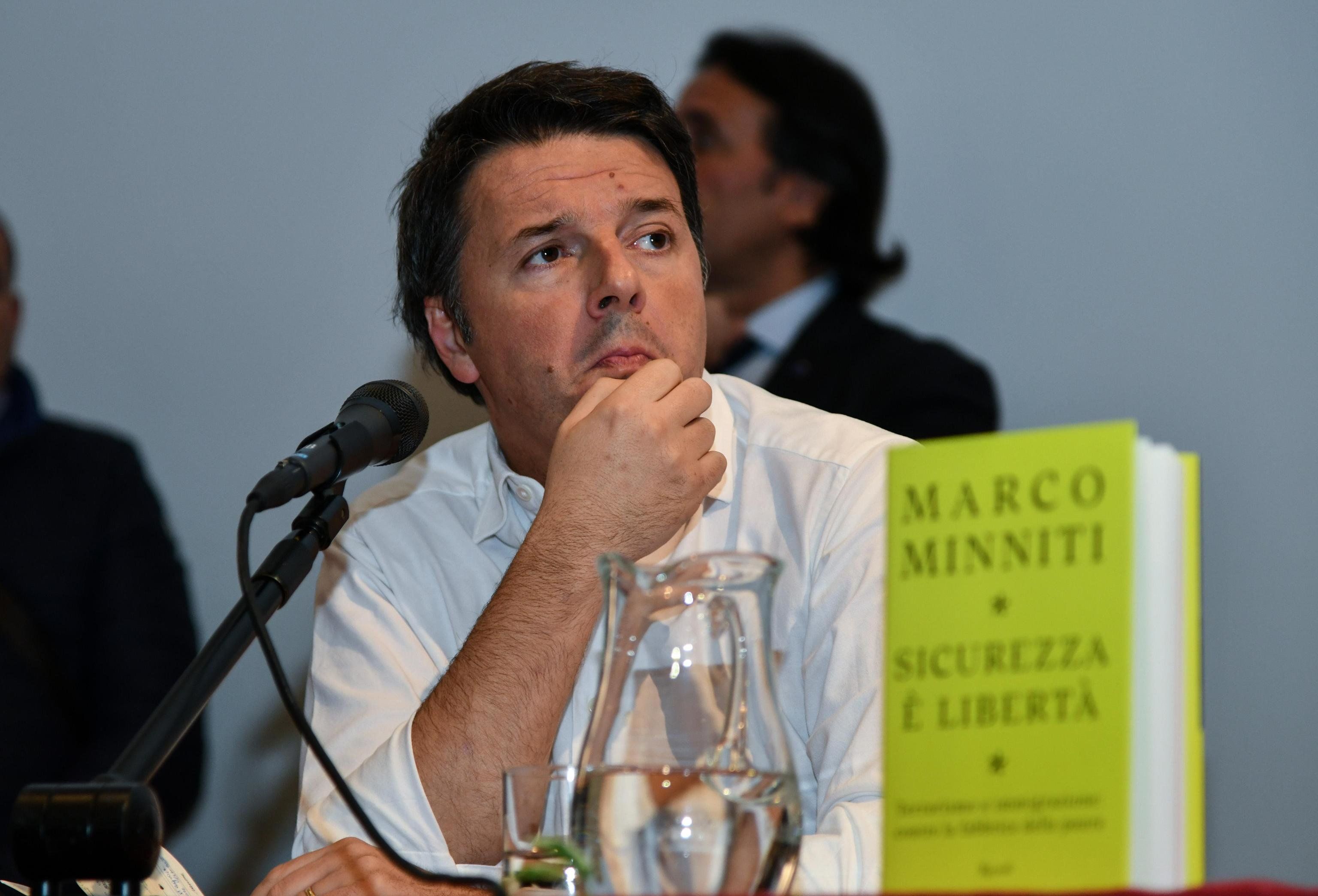 Ultimo bluff: il Bullo pensa al colpo primarie