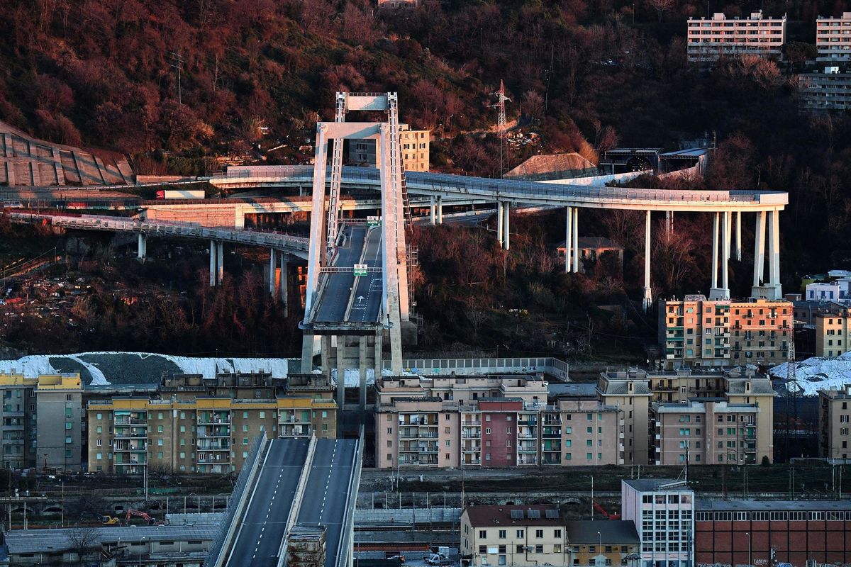 Spoon River del ponte Morandi dopo il crollo