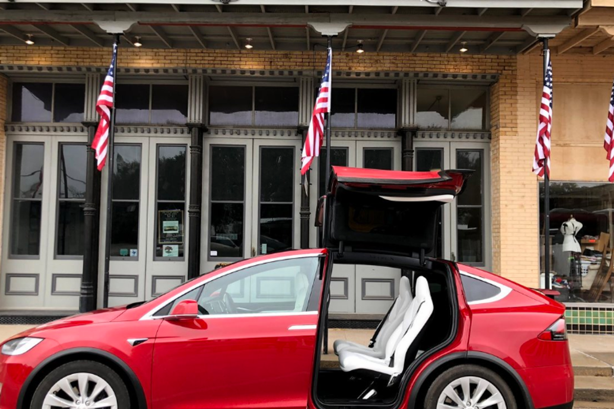 Texas startup using Tesla cars for eco-friendly travel