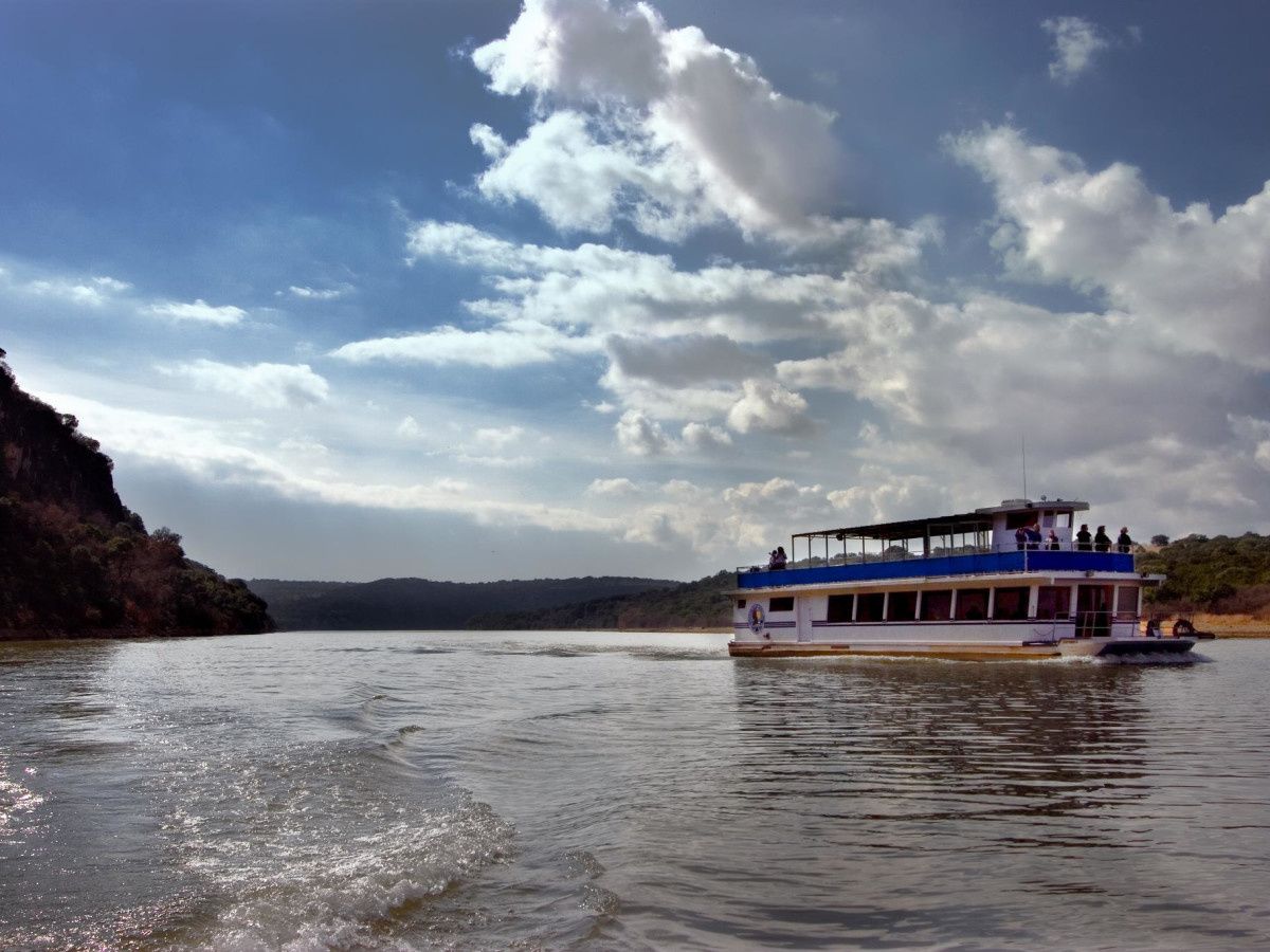 Hill Country river cruises explore a vanishing Texas, from ghost towns to bald eagles