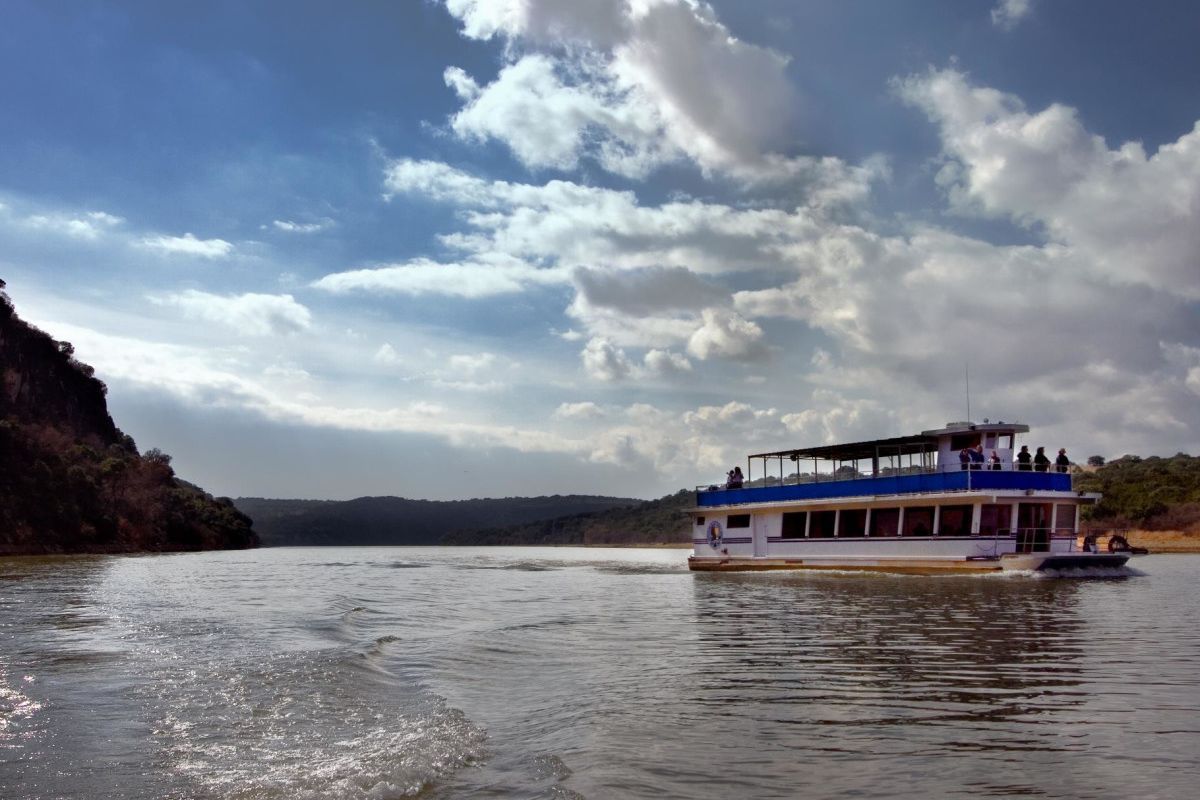 Hill Country river cruises explore a vanishing Texas, from ghost towns to bald eagles