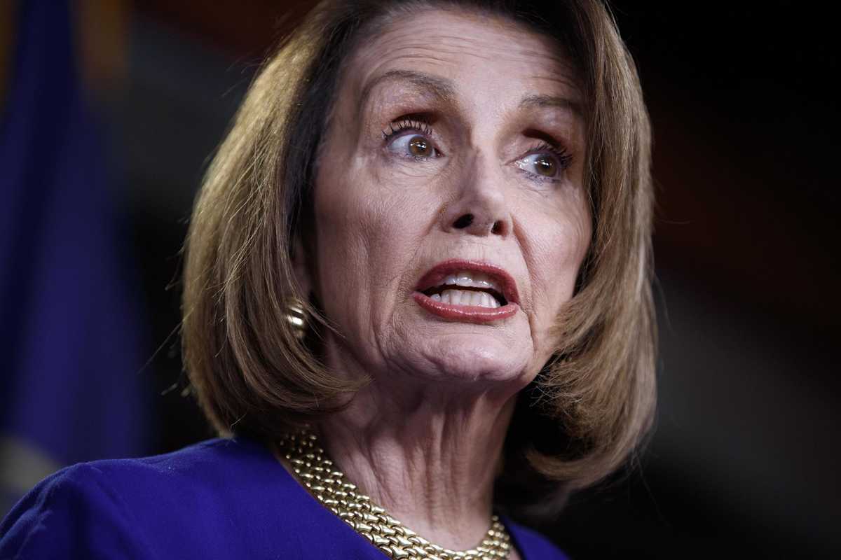 Trump impara a fare il politico: usa Nancy Pelosi per spaccare i dem