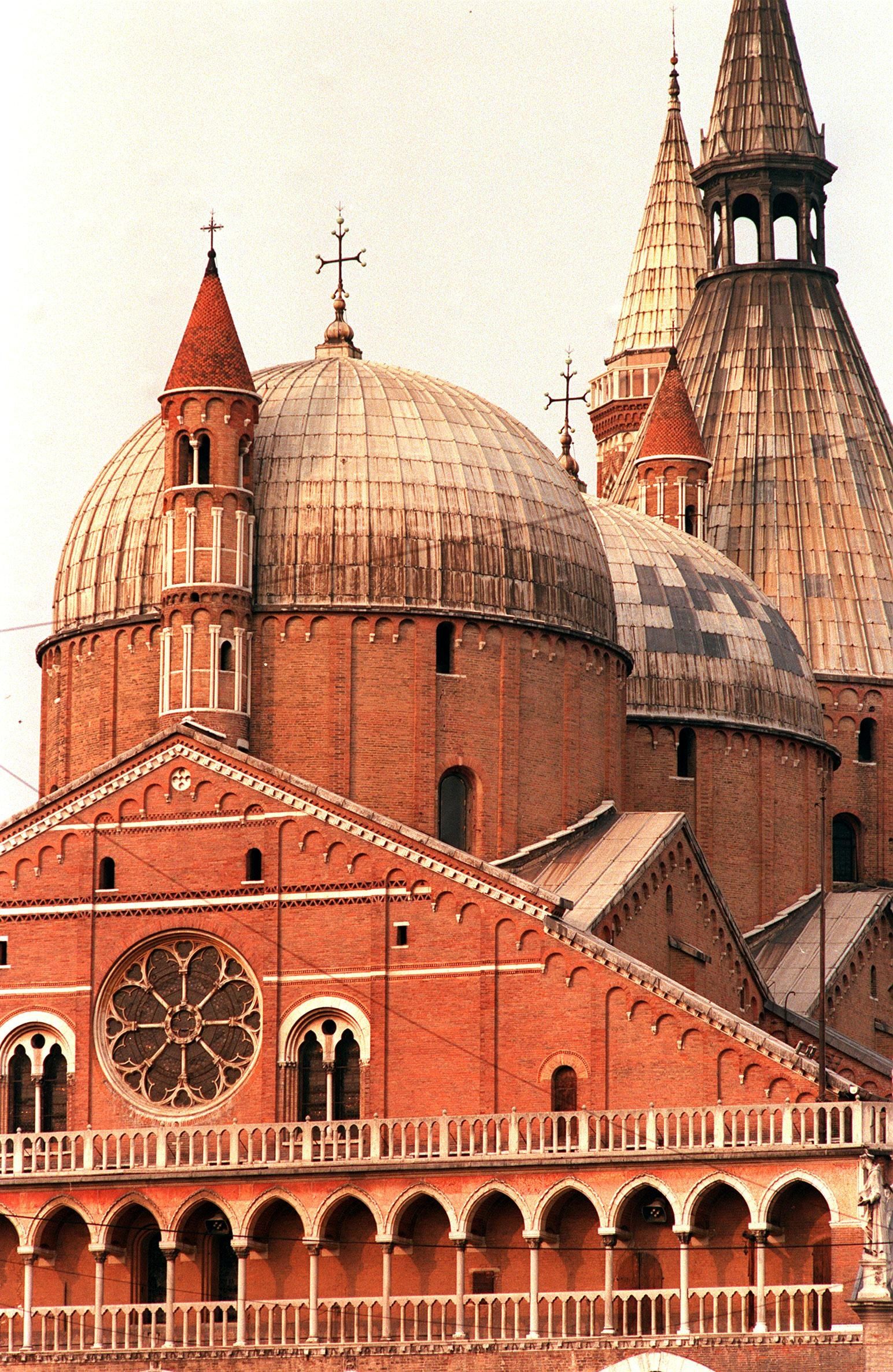 Regalo di Natale dei frati padovani: a casa i giornalisti del «Messaggero»