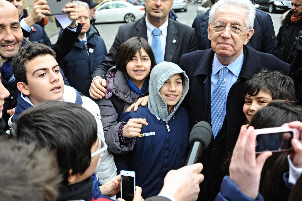 L’élite percepisce gli italiani come imbecilli