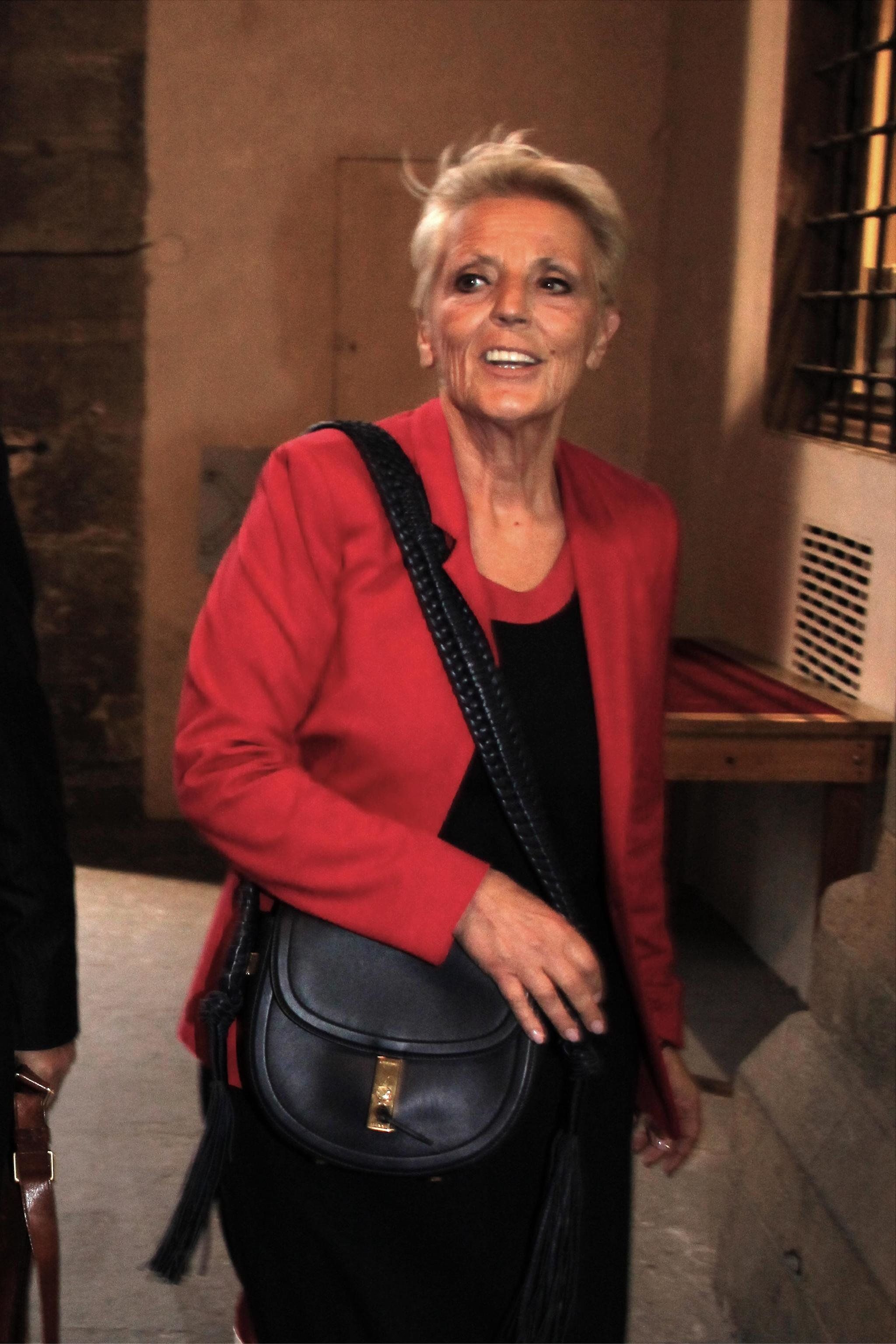 «Giro di false fatture». Babbo e mamma di Renzi andranno a processo