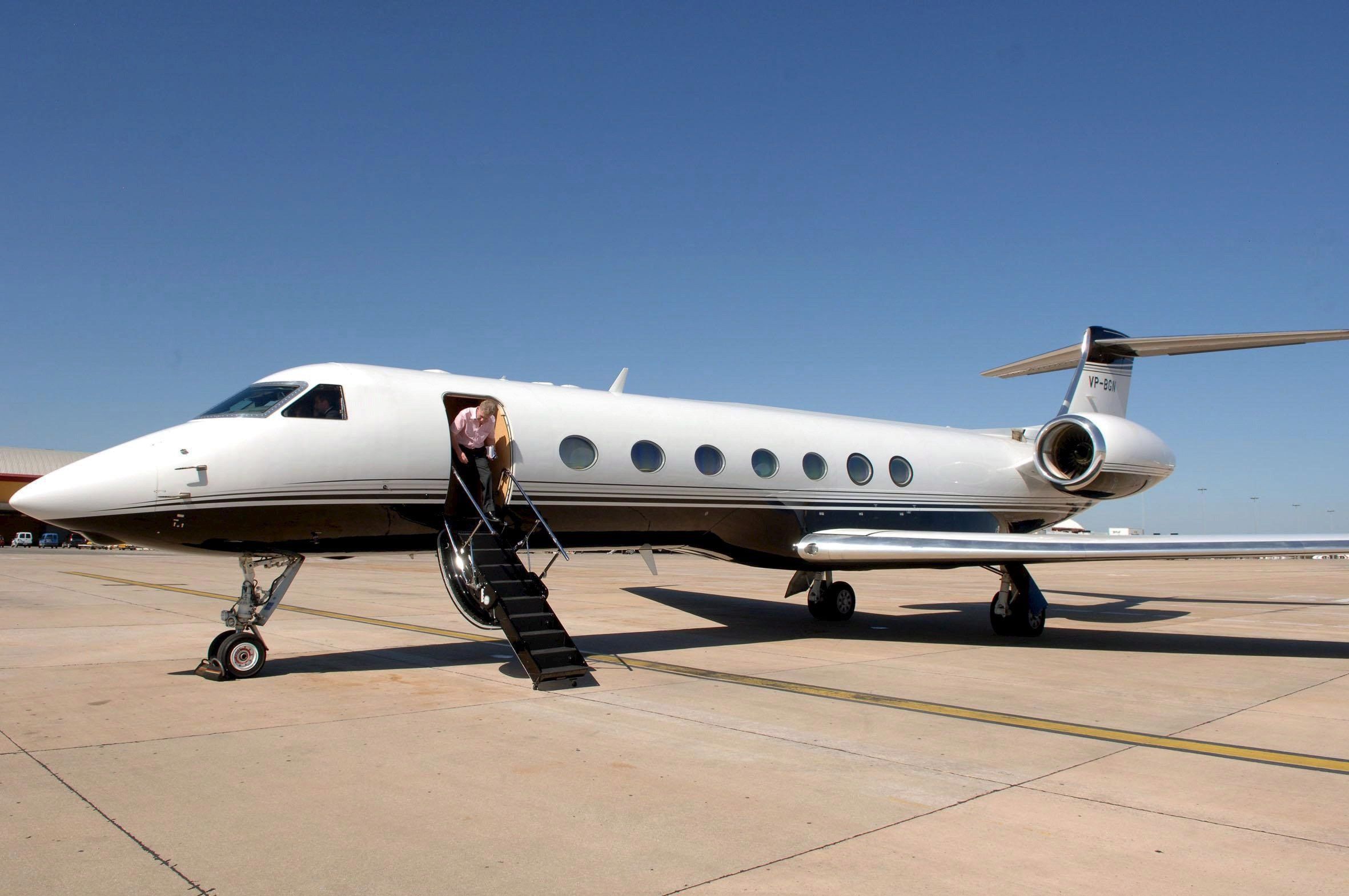 Negli Usa con jet privato di lusso.Chi paga 150.000 euro per Renzi?