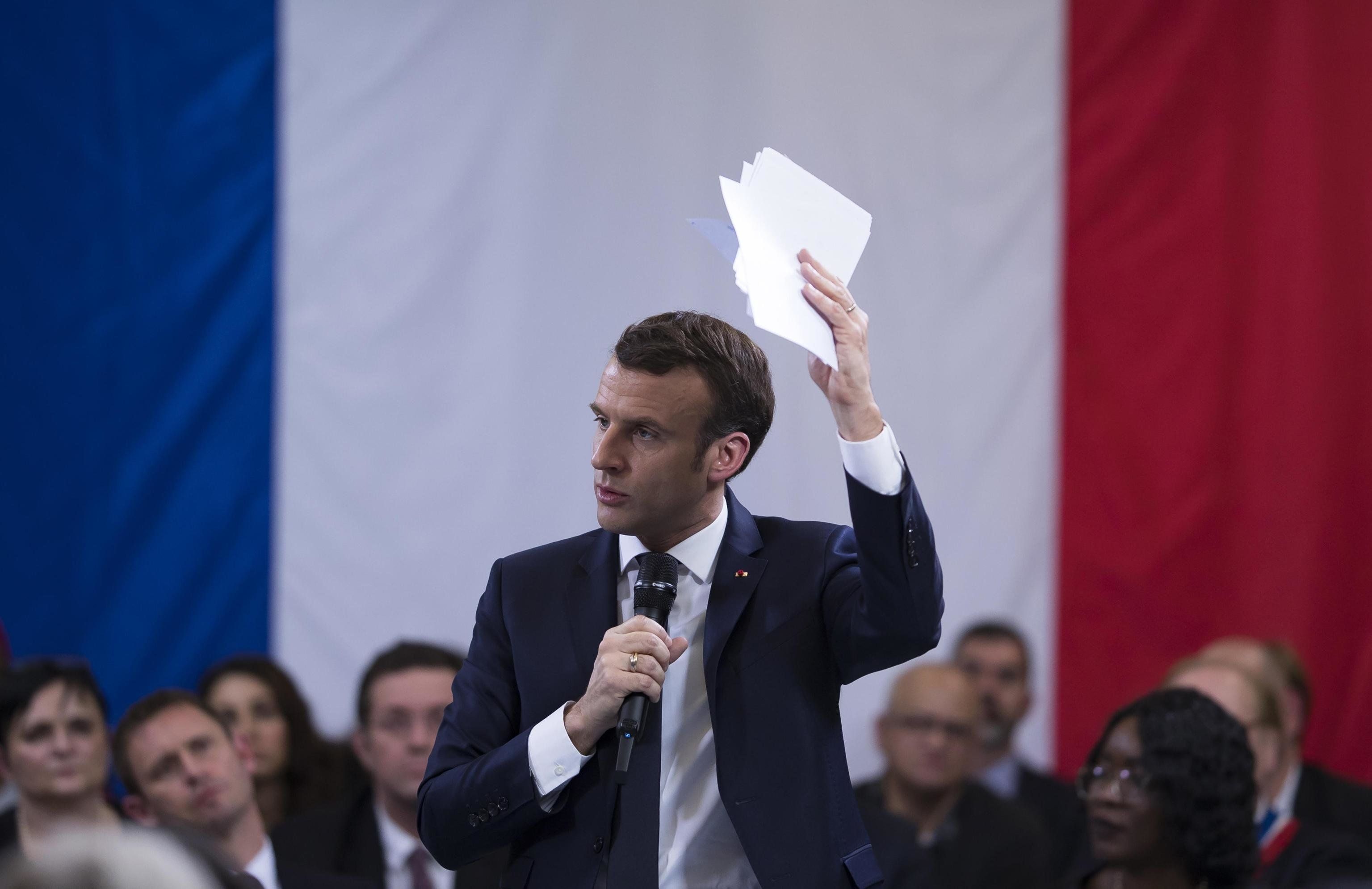 Macron guida gli sciacalli d’Europa