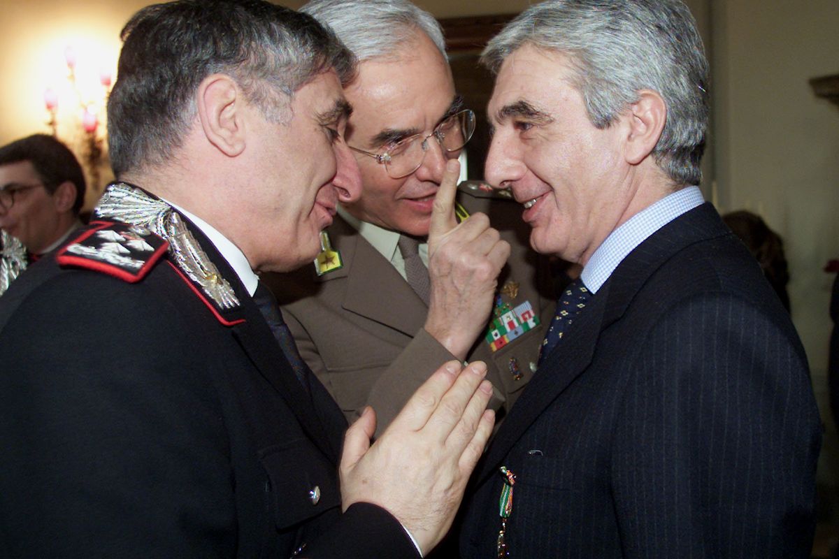 La tempesta africana sui servizi spinge Manenti verso Leonardo