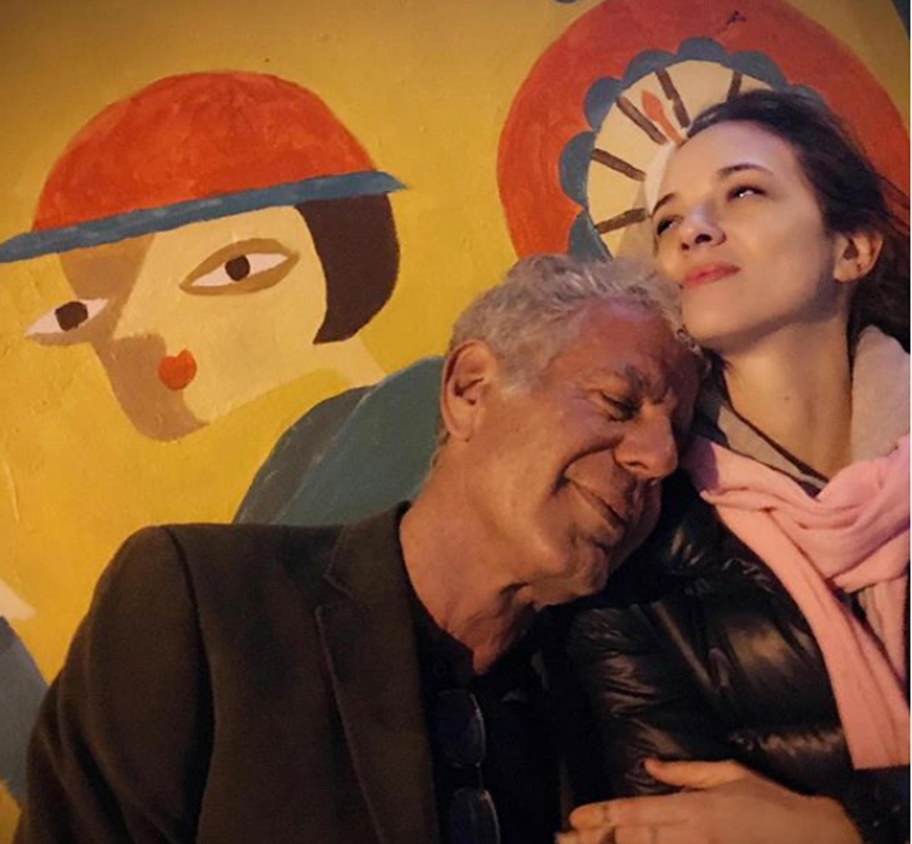 Nelle critiche ad Asia non c’è solo odio. Così elaborano il lutto gli orfani di Bourdain