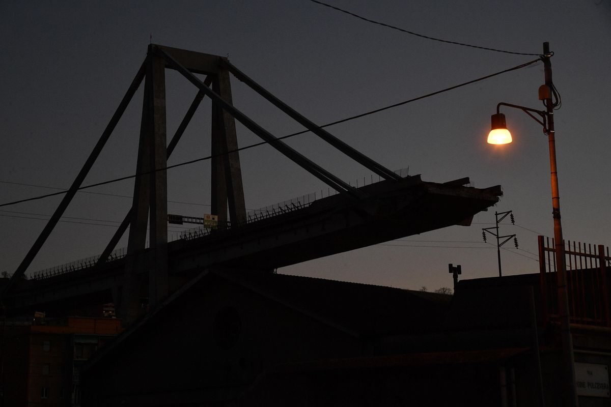 Crollo di Genova, tremano quattro governi