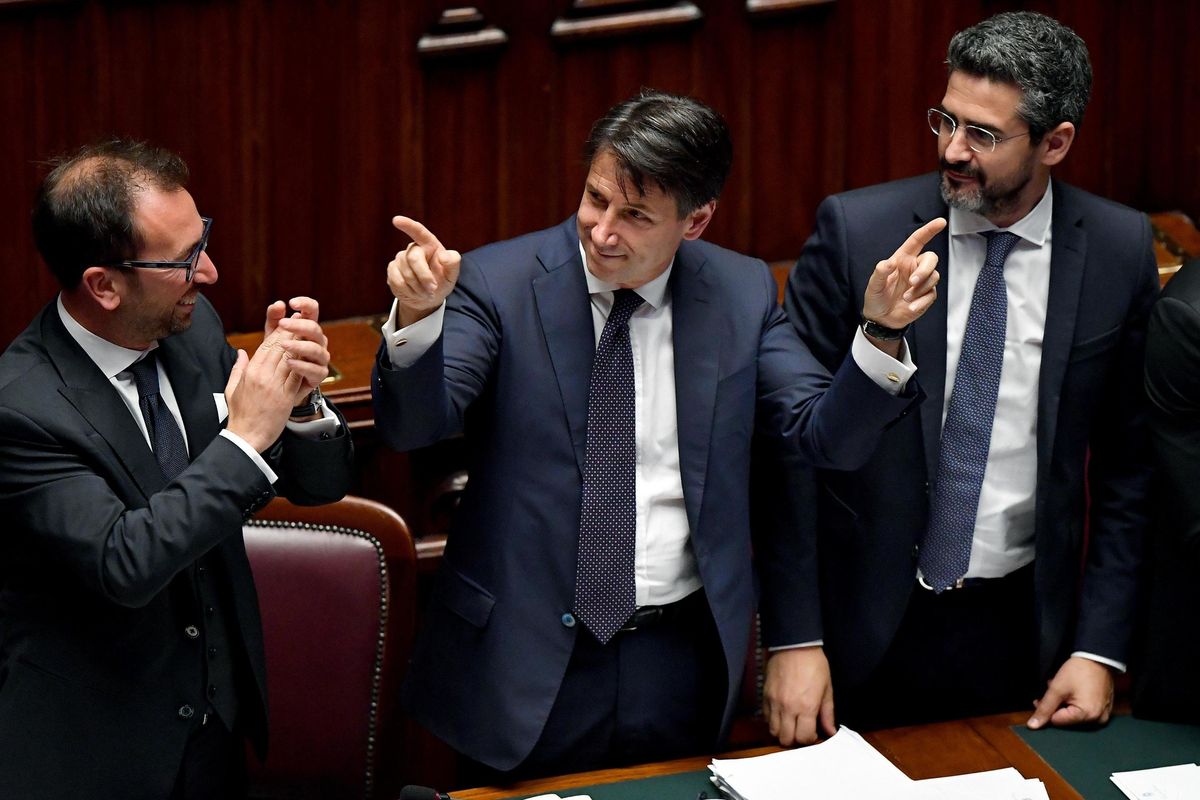 Né con la lega   né con il M5s 
ma dalla parte del buon senso