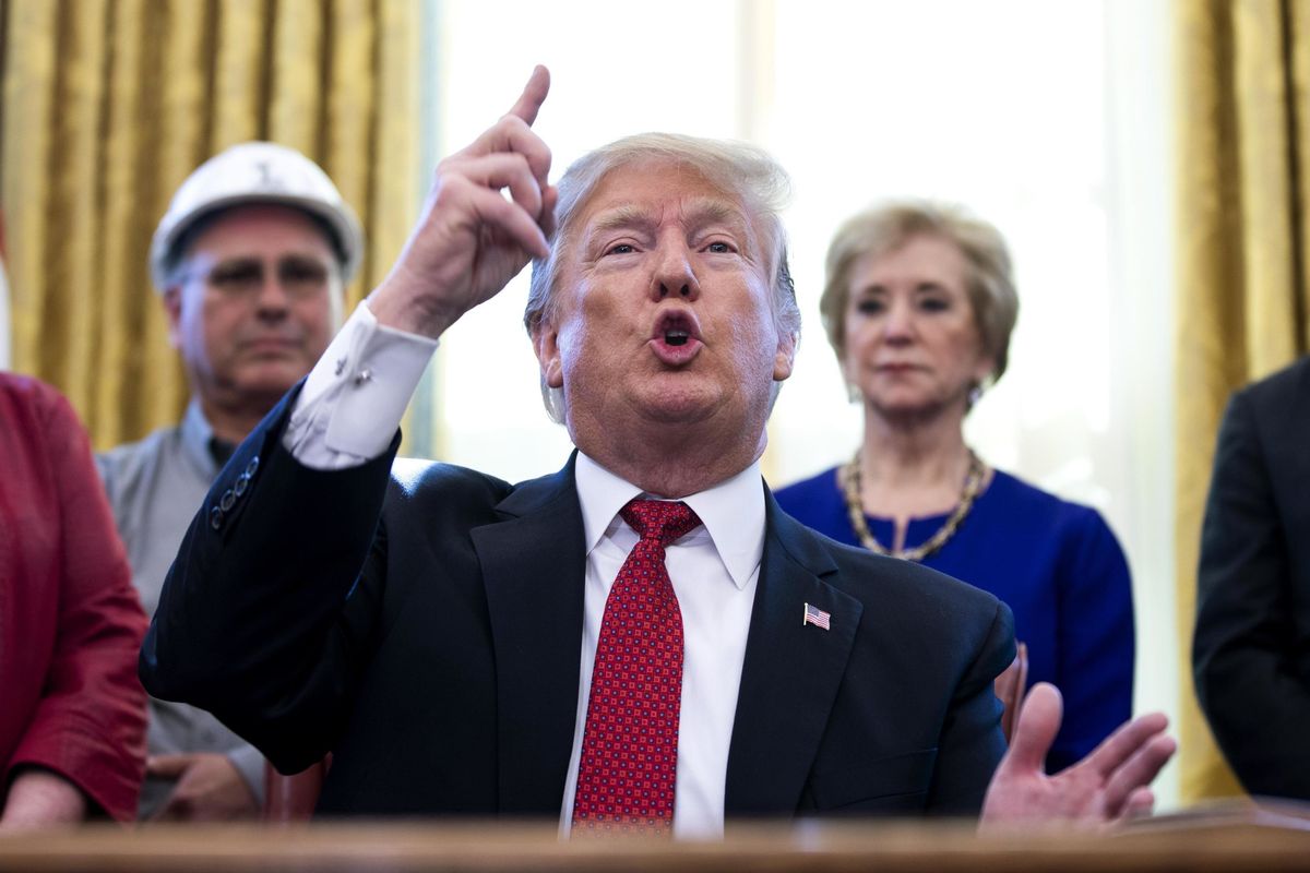 Il puzzone fa volare l’America, la sinistra in lutto