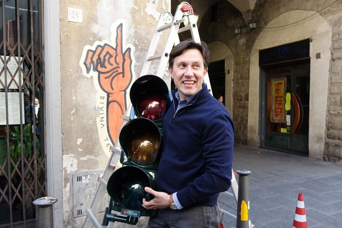 Per salvarsi Nardella vira a destra