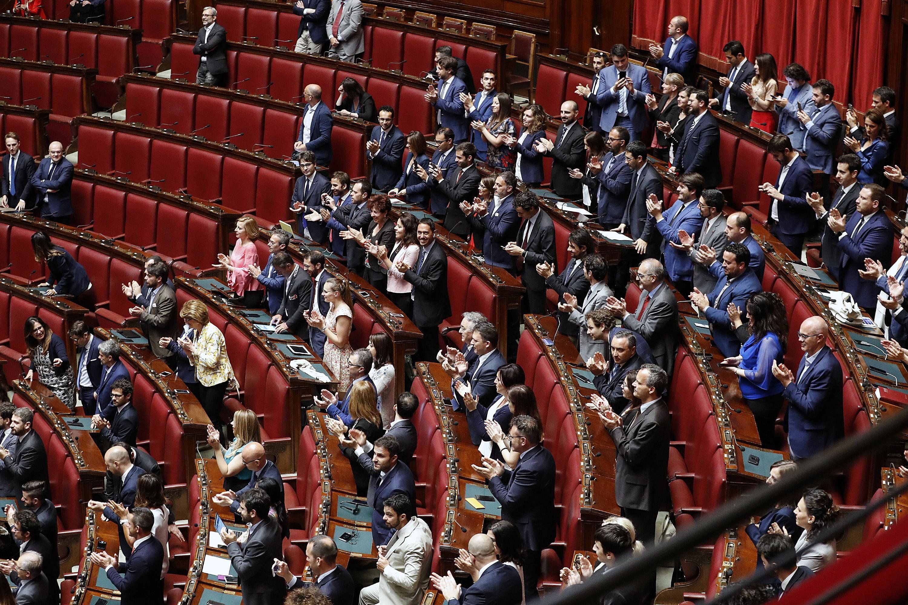 Fiducia, sì della Camera. Conte rassicura su tasse e reddito di cittadinanza