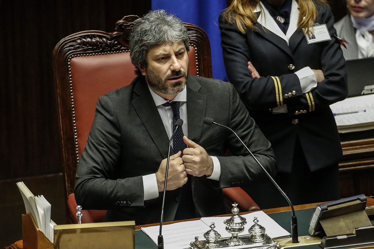 Gli intrallazzi di Fico per spaccare il M5s