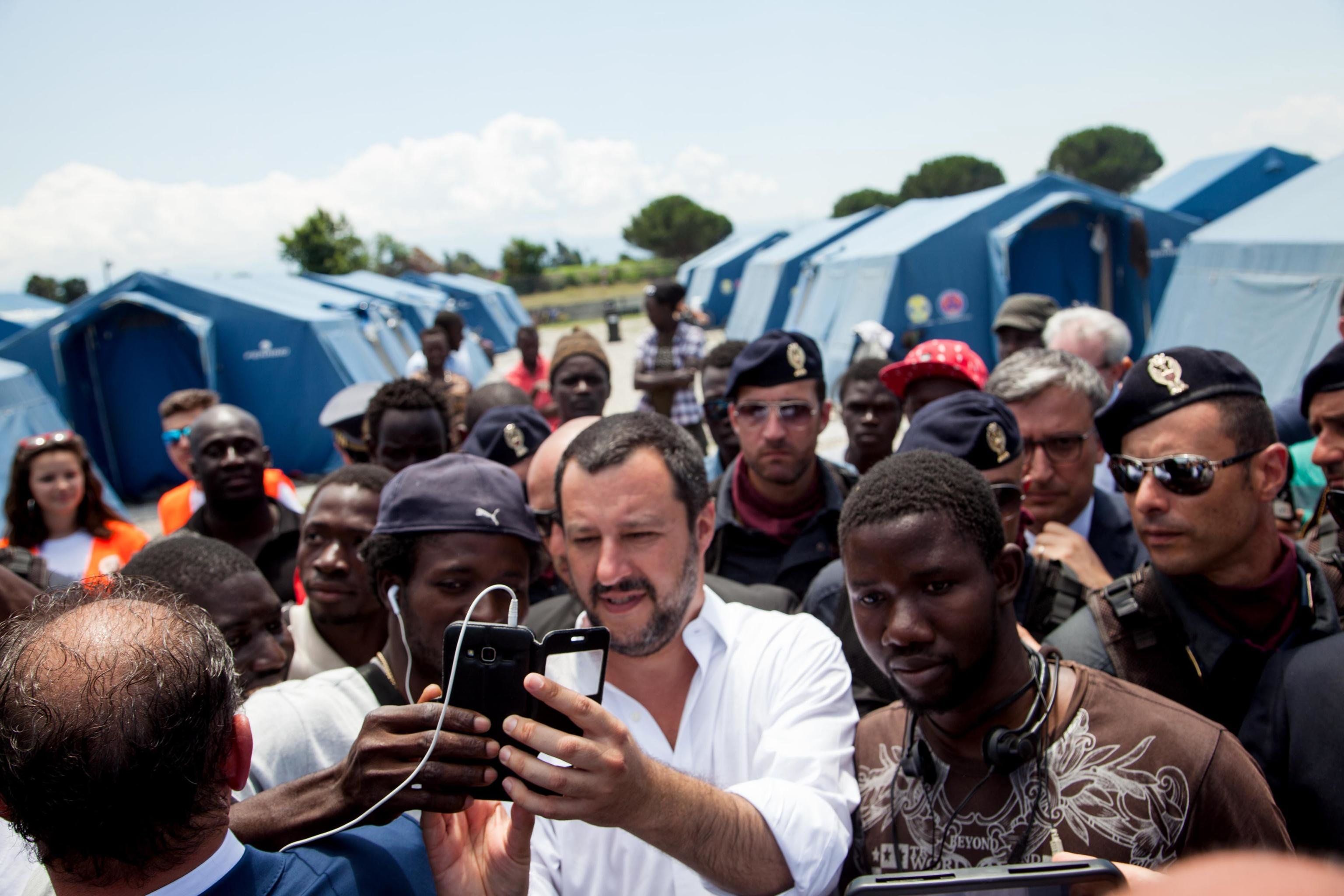 Inizia la sfida all’Ue sul tema migranti. L’obiettivo è superare il Trattato di Dublino