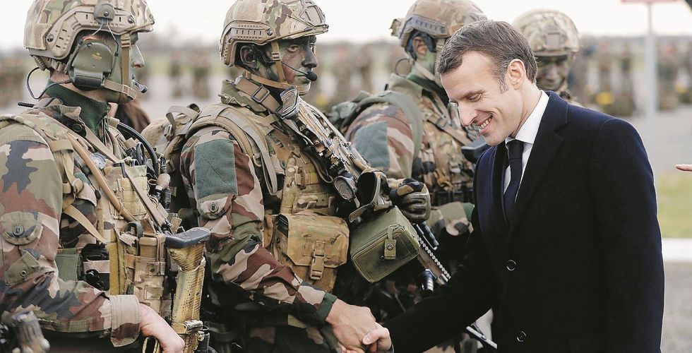 Mentre Macron chiamava il Colle, i caccia francesi attaccavano la Libia
