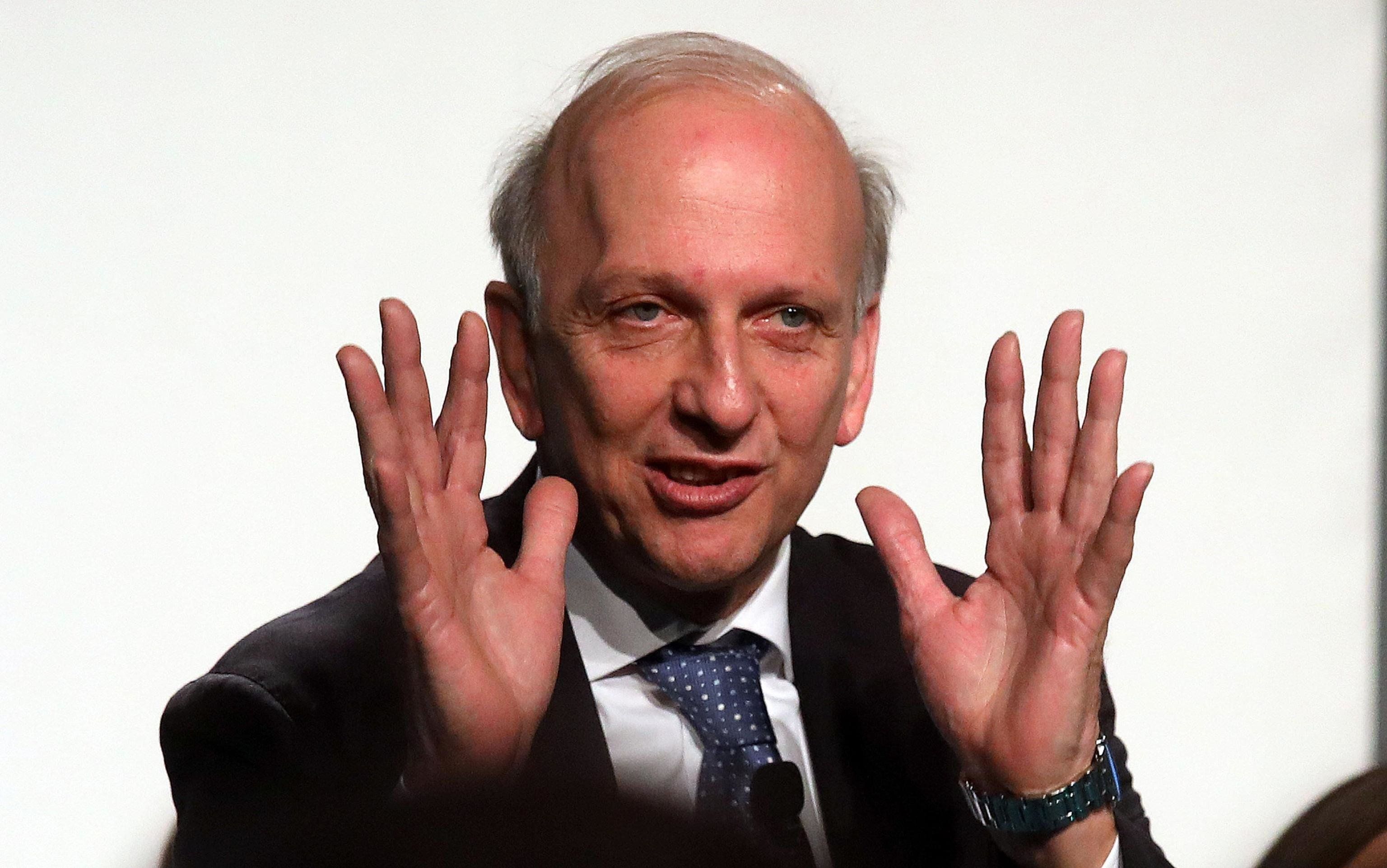 Ministro, dica no agli smartphone in classe